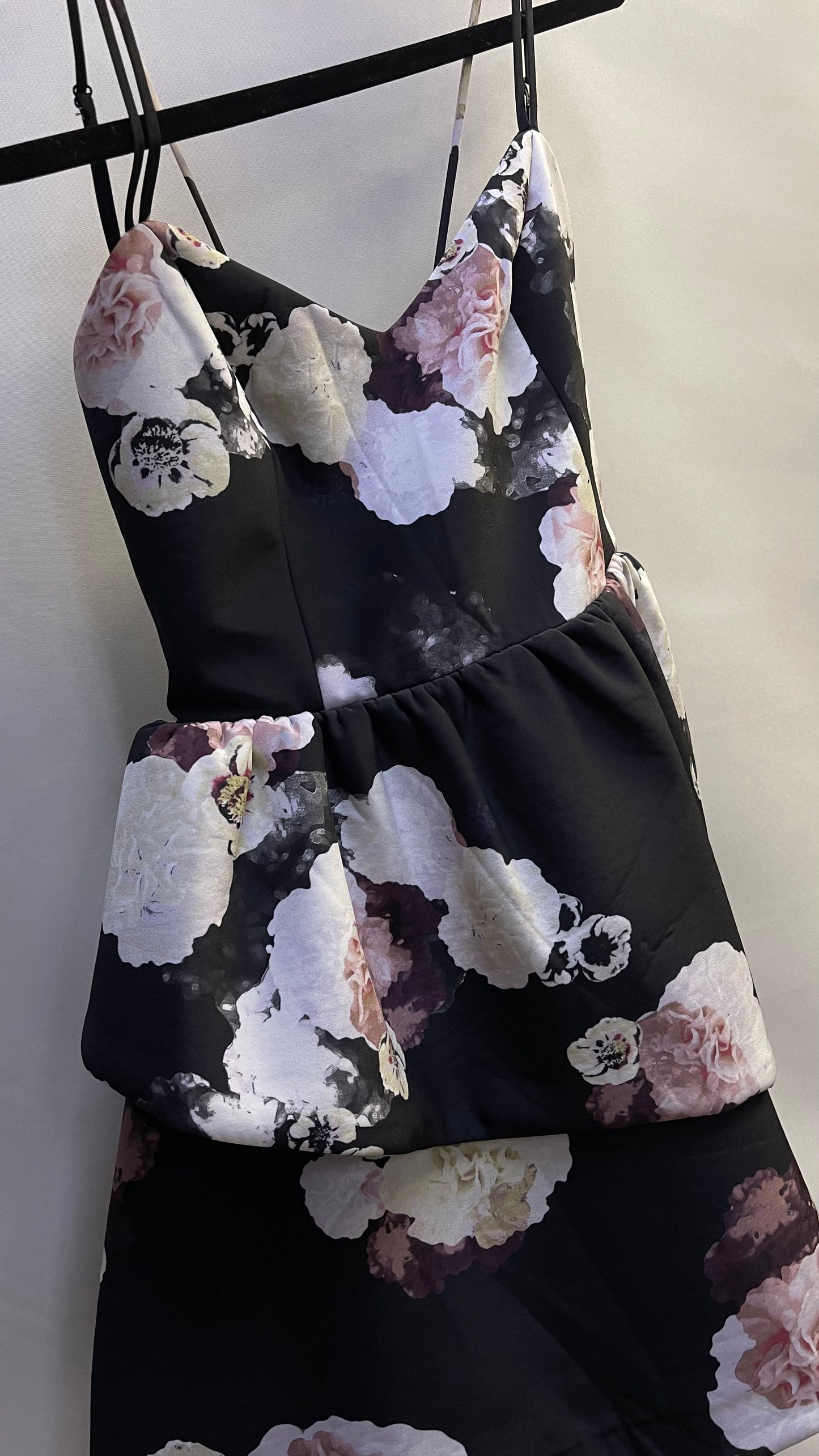 Keepsake - Anthropologie - Black Floral Backless Spaguetti Straps Ruffle Detail Mini Dress (Size L)