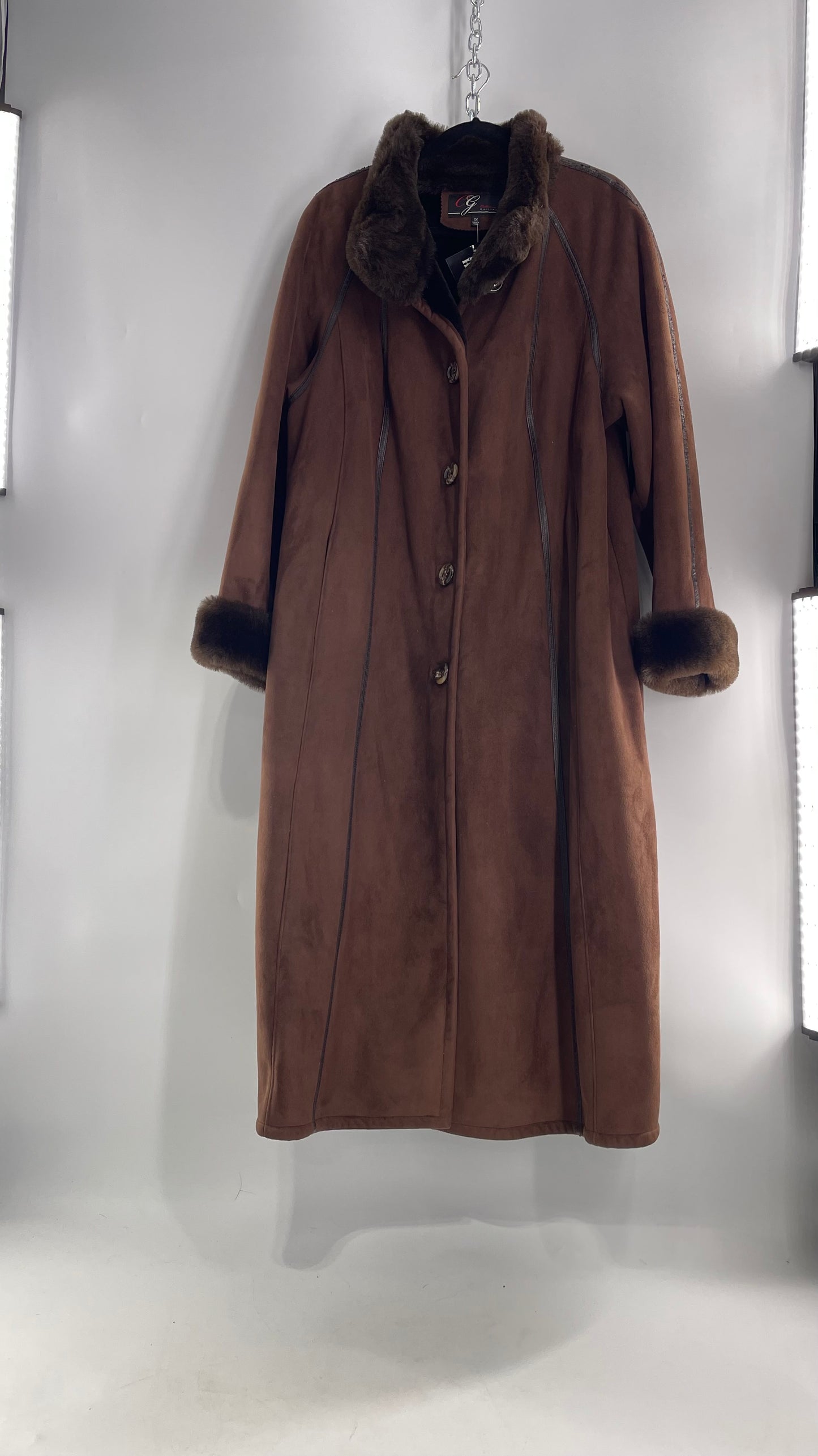 Vintage CG Collection Brown Coat with Faux Leather Piping and Faux Fur Cuffs and Collar (C)(XL)
