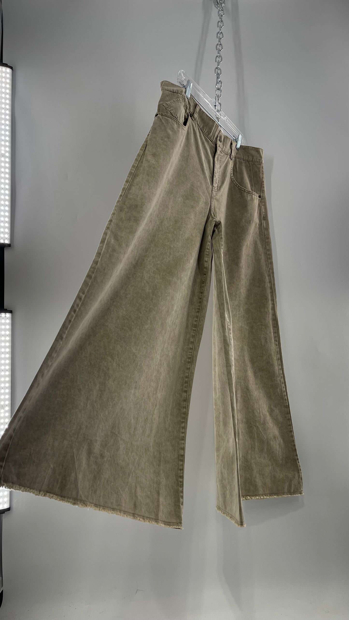 BDG Tan Ultra Wide Leg Acid Wash Jeans with Raw Edge Hem (32)