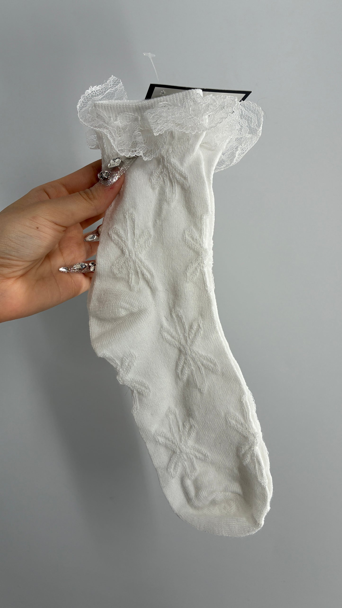 NWOT White Floral Textured and Patterned Ruffle Cuff Sock