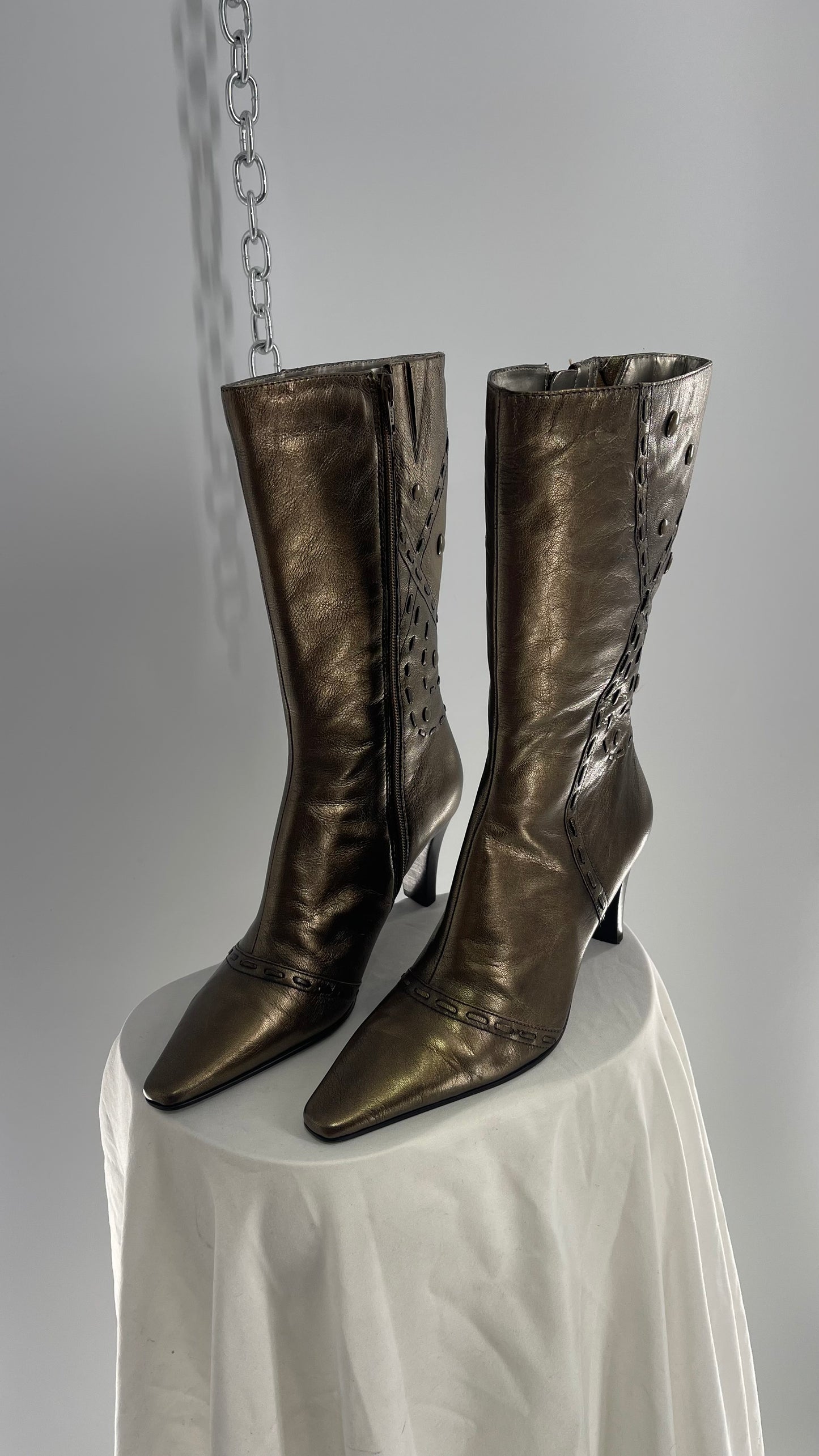 Vintage BANDOLINO Bronze Metallic Pointed Toe Boots with Leather Stitching and Studded Details (7)