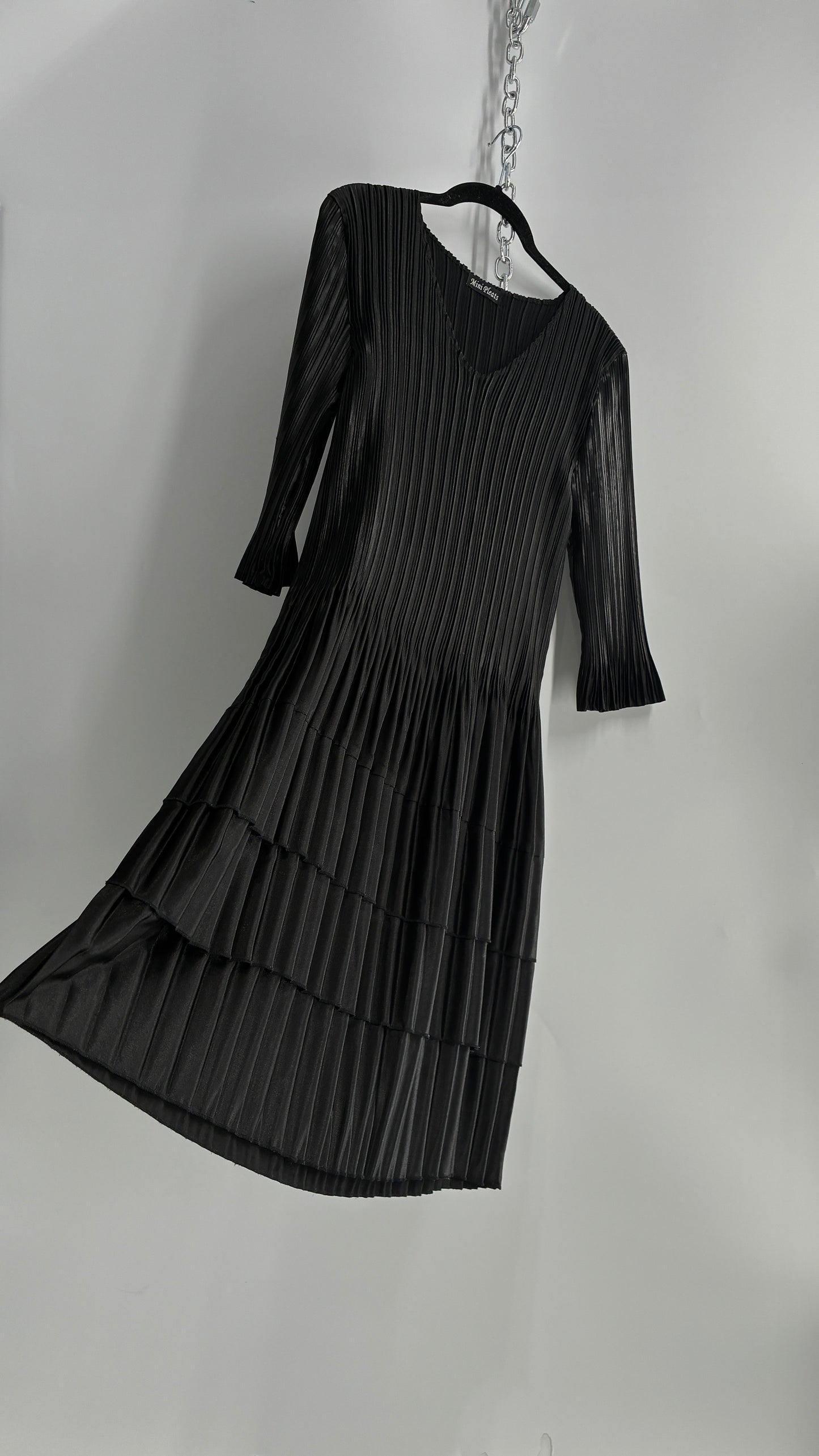 Vintage MINI PLEATS Black Tiered Dress (M-L)