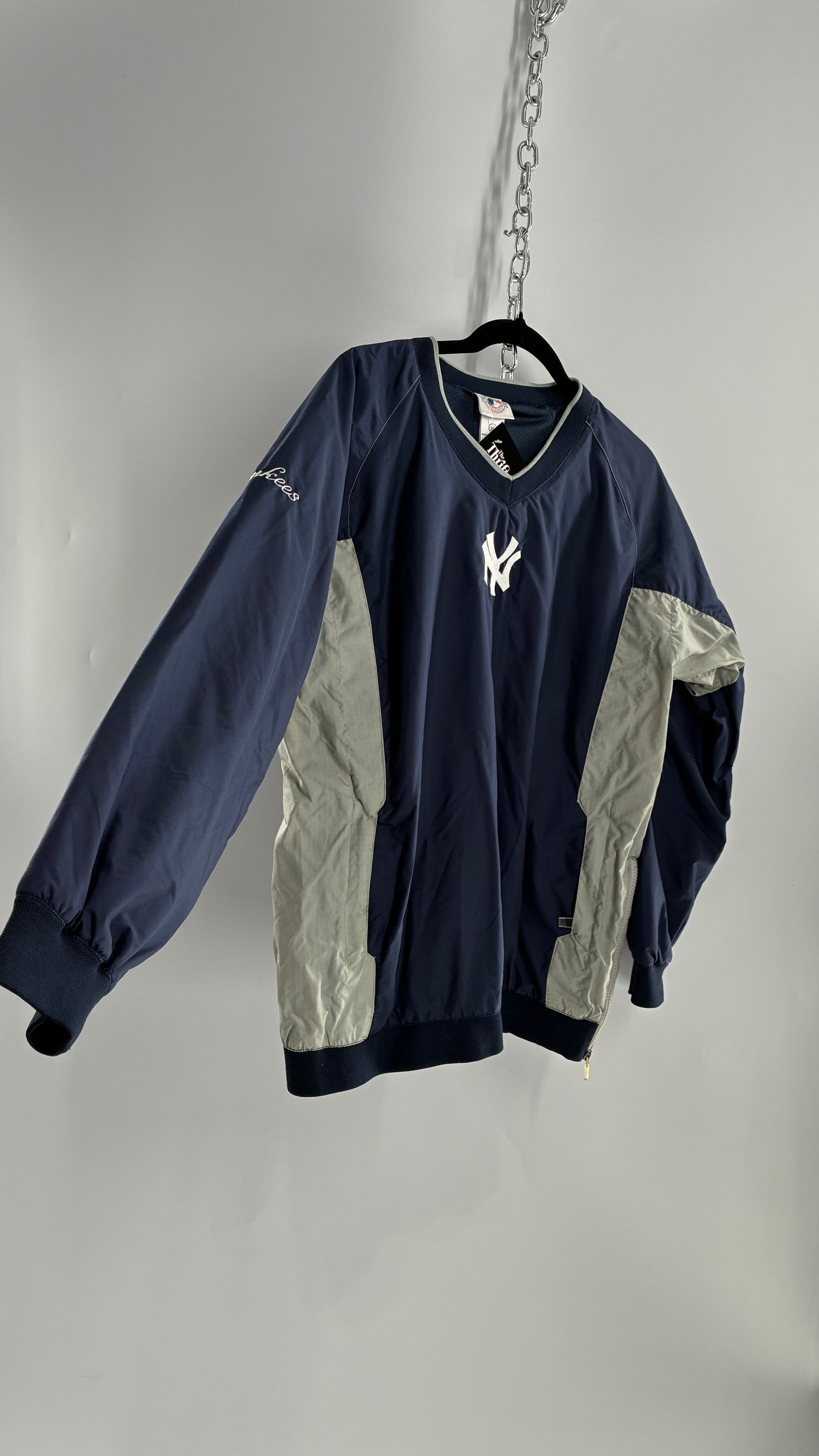 Vintage YANKEES Windbreaker Crewneck with Embroidered Logo (20)