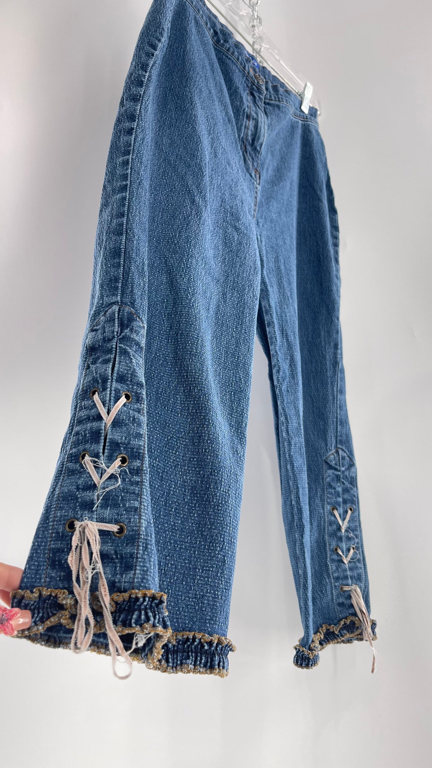 Vintage Indulgence Medium Wash Ruffle Hem Lace Up Capris (Medium)