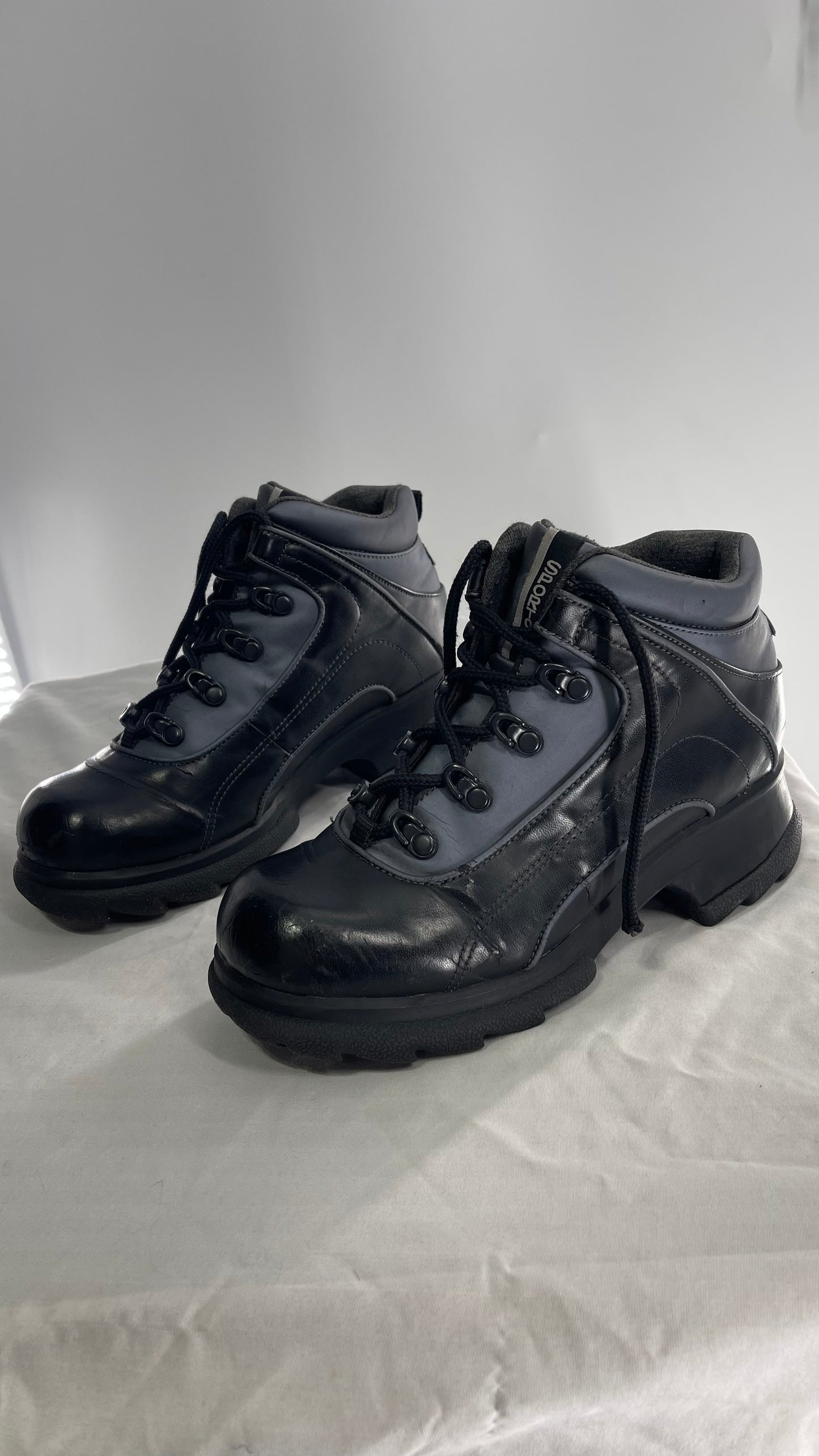 1990s Vintage SPORTO Metallic Blue and Black Round Toe Platform Sneaker Boot (9)