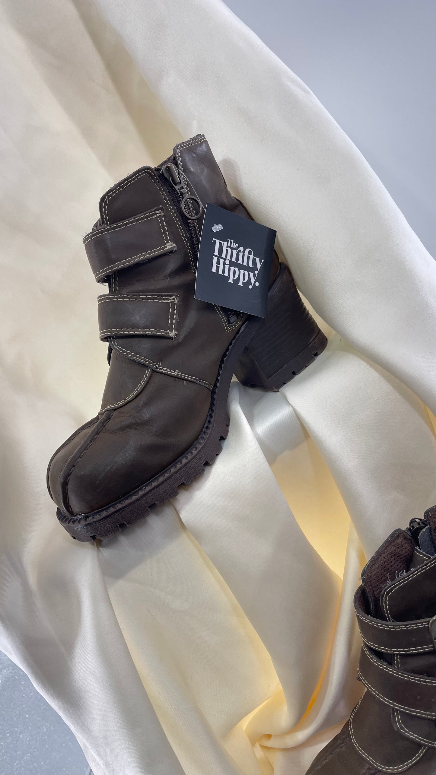 Vintage No Boundaries Brown Chunky Heel Platform Cross Front Buckle Boots (7)