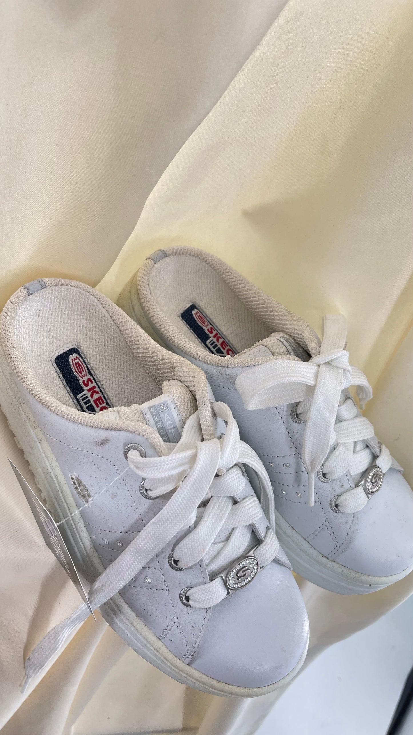 Vintage White Sketchers Slip on Platform Jammer Sneakers with Bedazzled Details (6)