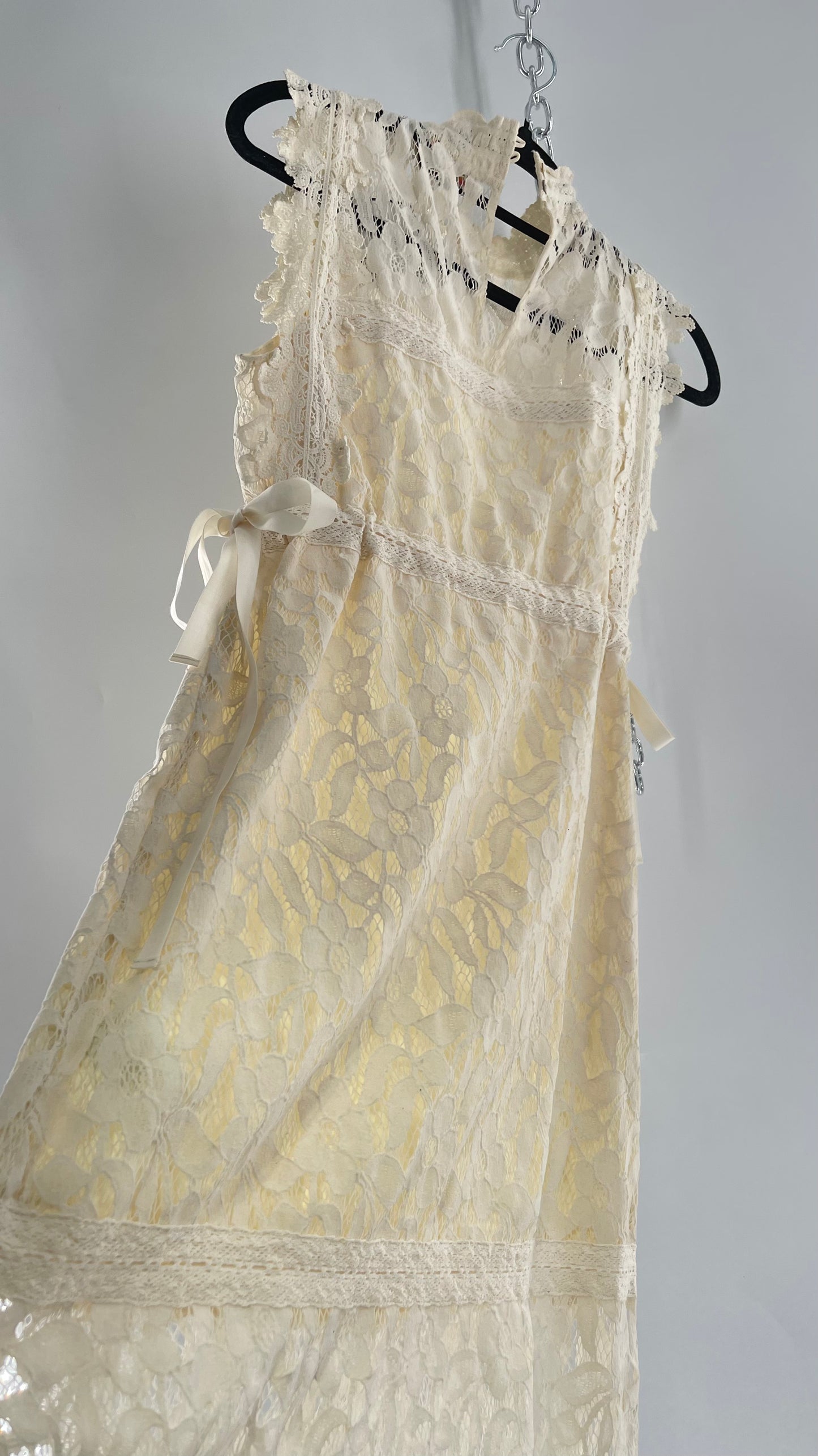 Eri + Ali Anthropologie Velvet Lace MIDI Dress with High Neckline and Side Bow Ties(XS)