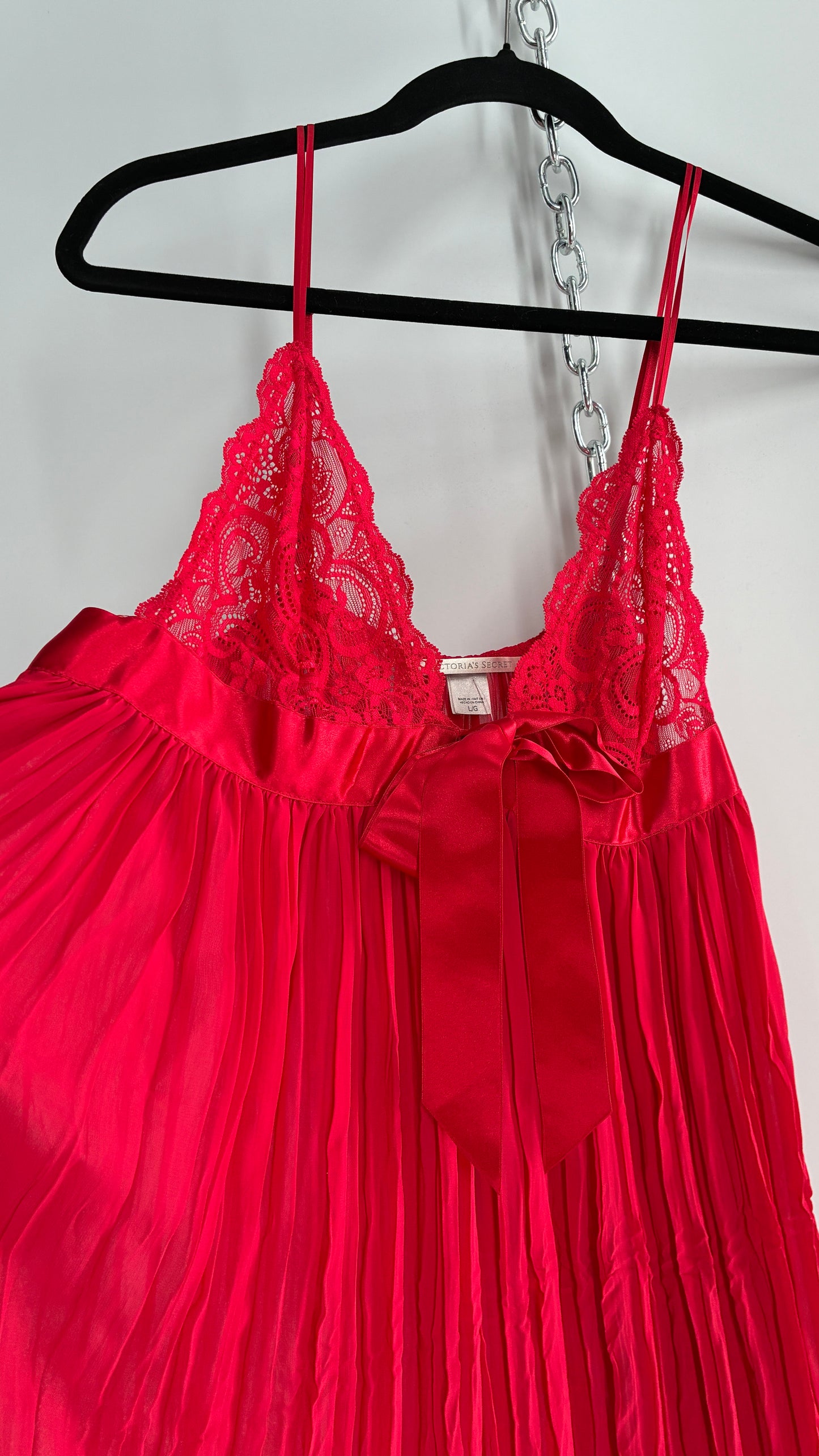 Vintage Victoria’s Secret Red Satin Underbust Bow Babydoll Camisole (Large)