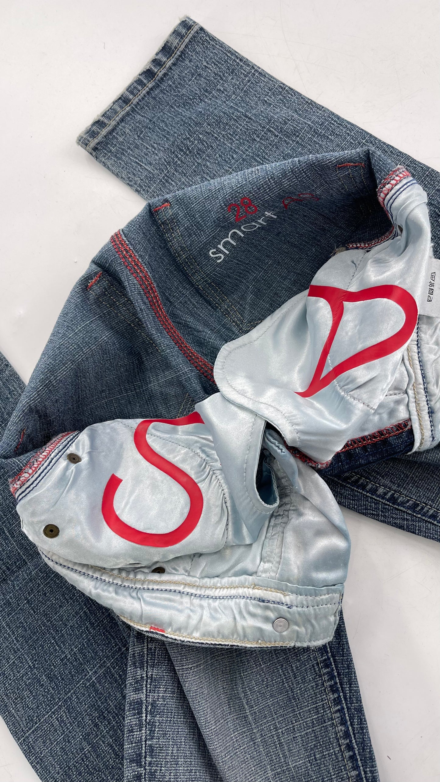 Vintage Smart AS JEANS Light Wash with Silver Metallic Female Posing Silhouette and Paulina Field Embroidery (28)
