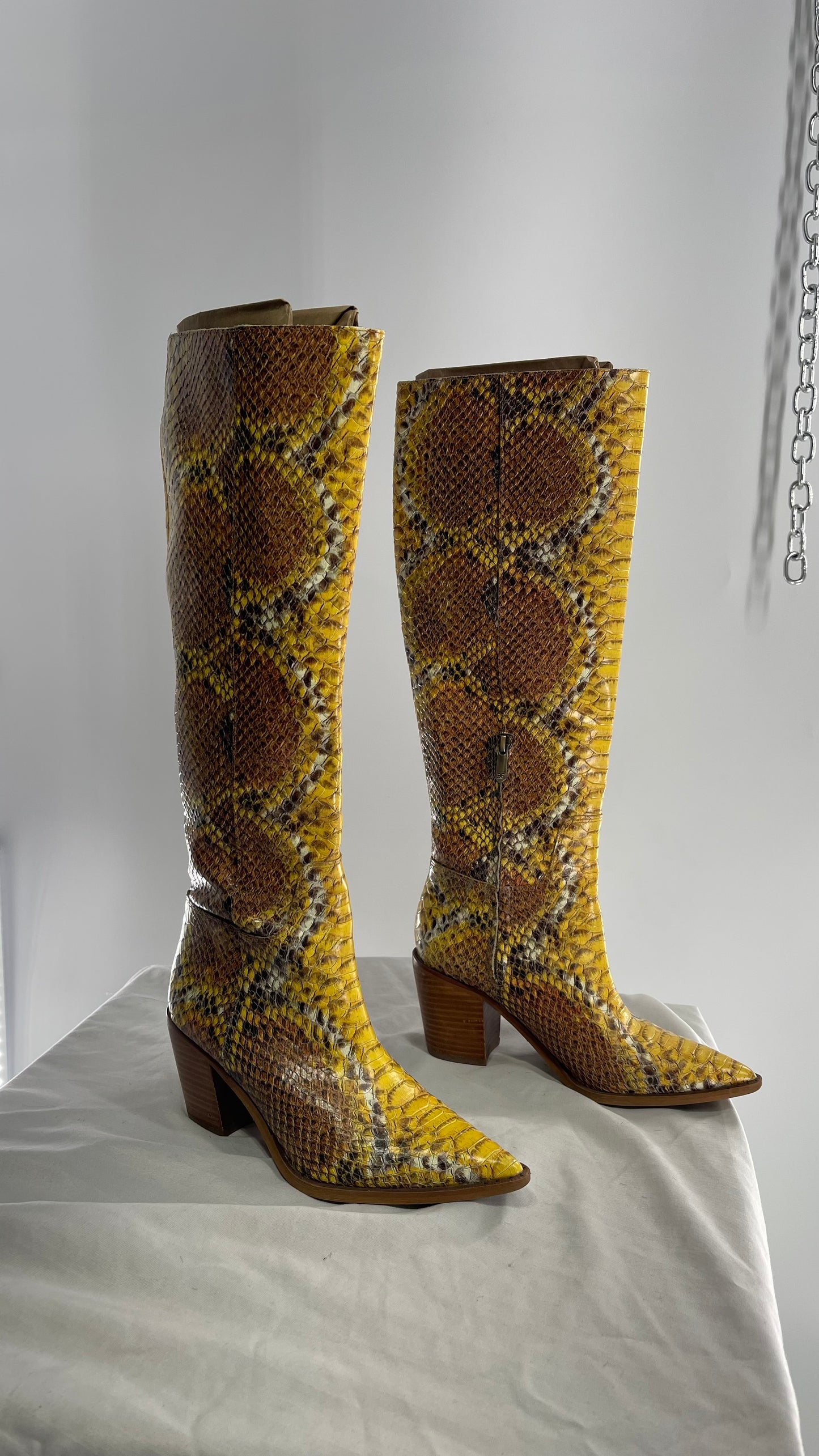 Sam Edelman Yellow Snakeskin Patterned Pointed Toe Knee High Boots (7)