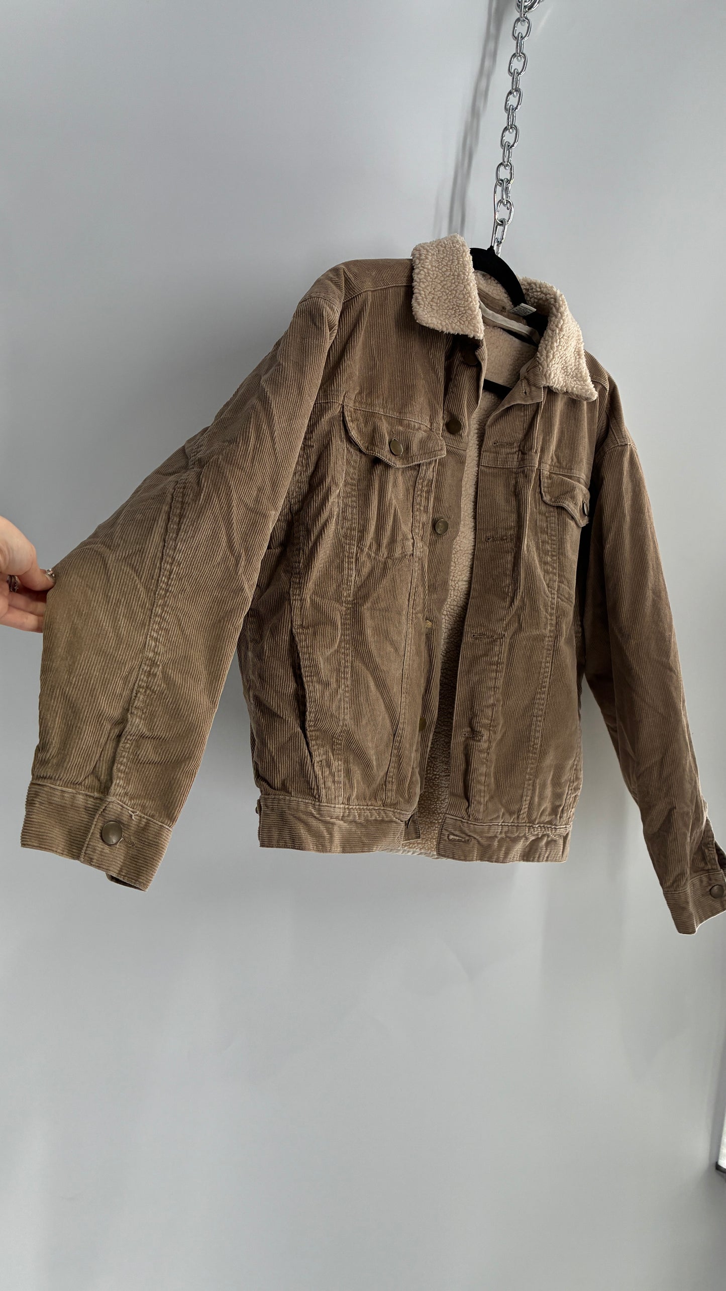 Vintage Brown Corduroy Jacket with Sherpa Lining and Collar (Adult S)