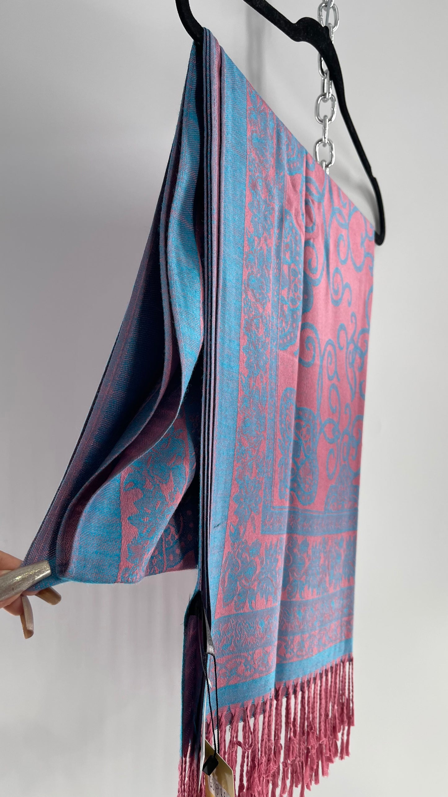 Deadstock Vintage Go & Go NEW YORK Voluminous Pink/Blue with Tassels and Tags Attached