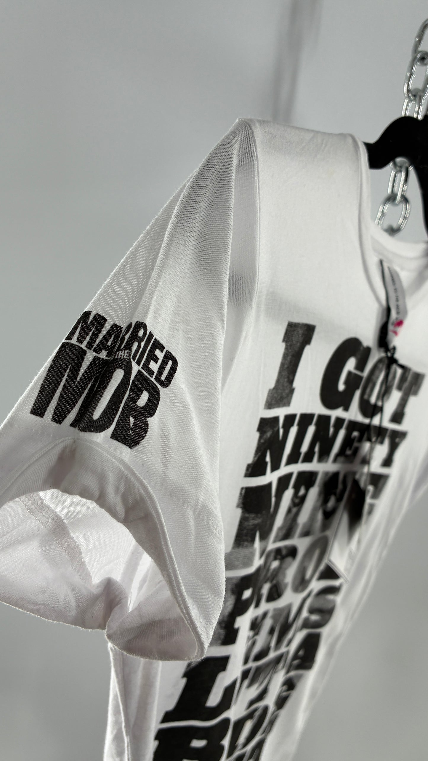 Vintage MARRIED TO THE MOB “I got 99 Problems But a Dude Ain’t One” White (Small)