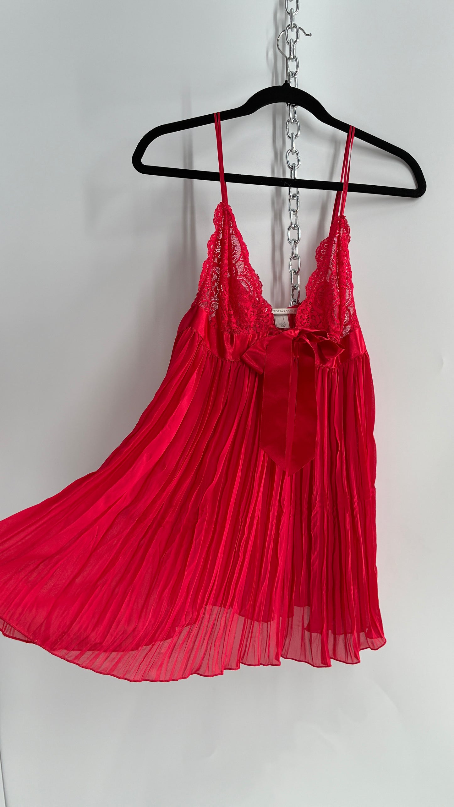 Vintage Victoria’s Secret Red Satin Underbust Bow Babydoll Camisole (Large)