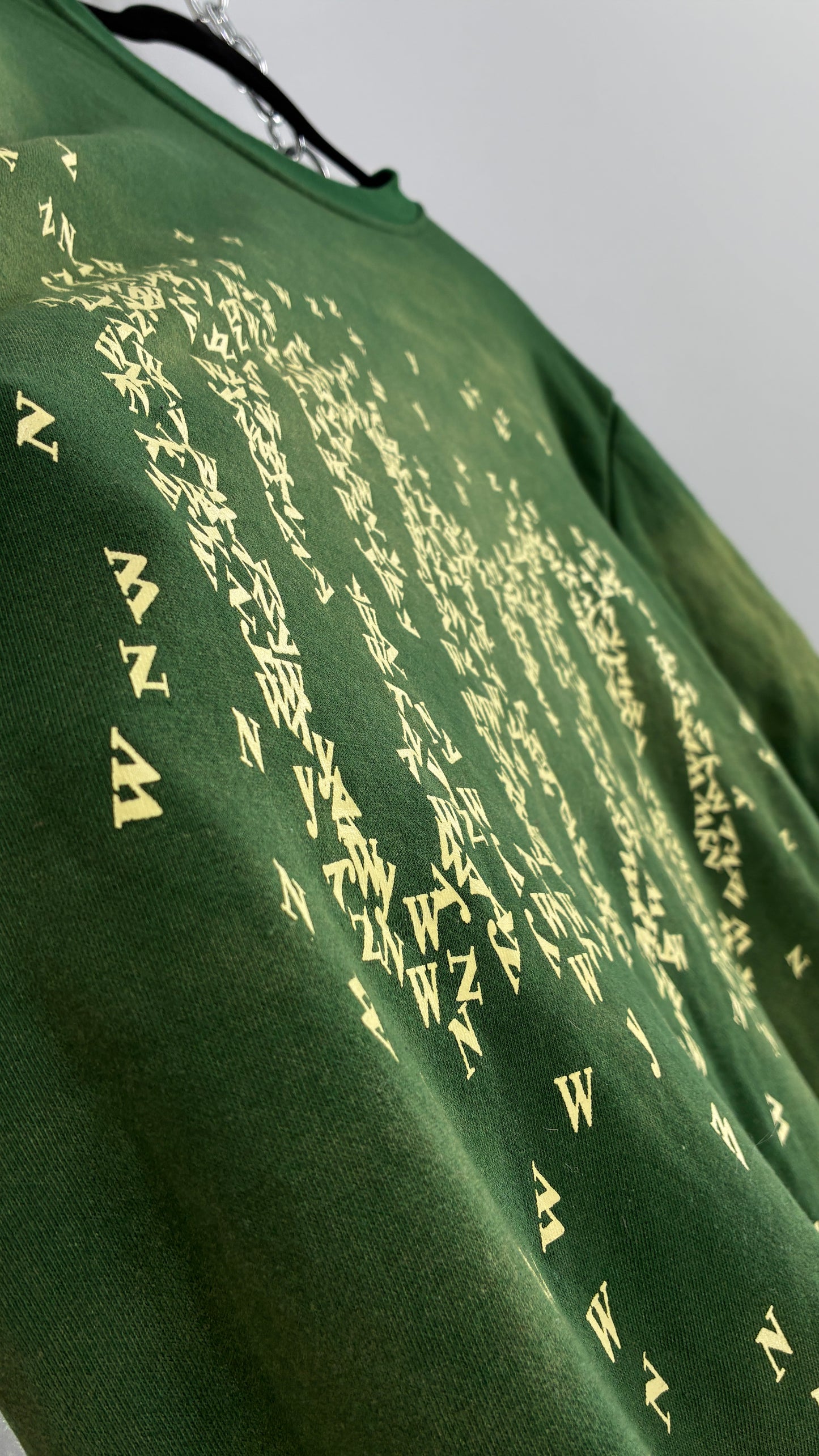 WYN Green Paint Splattered Henley/Baggy T Shirt Men’s Long Sleeve (XXXL)