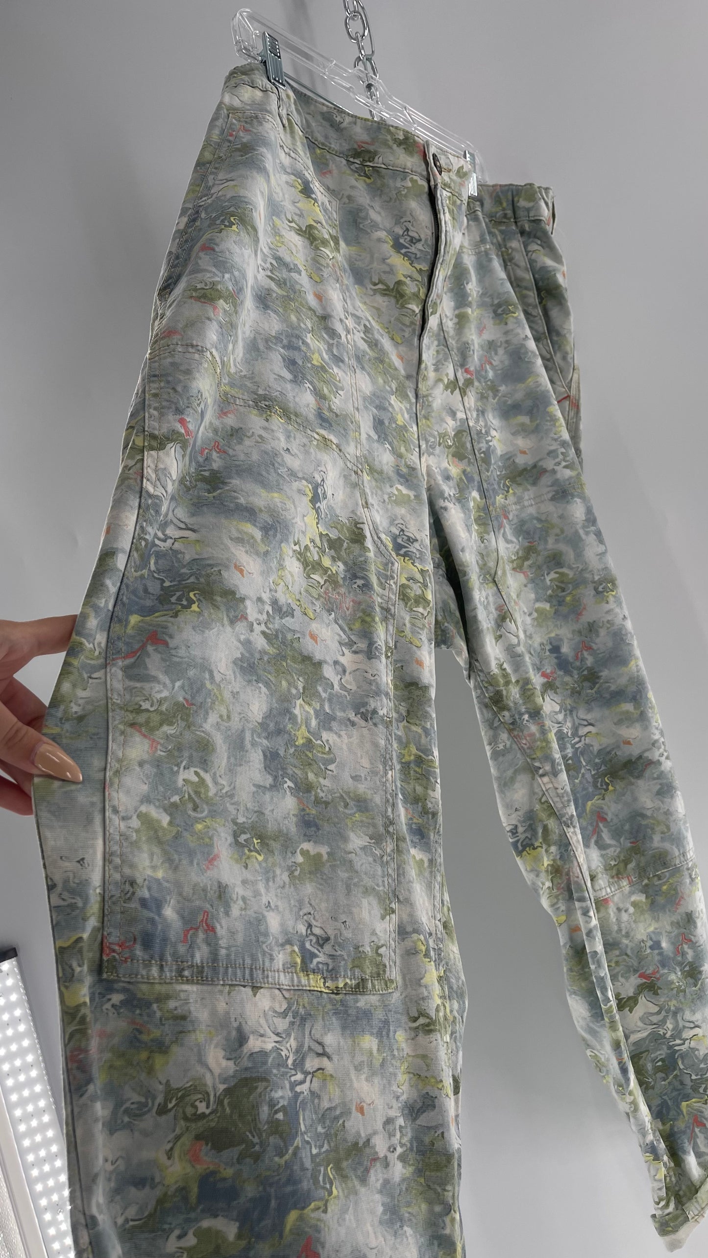 Pilcro Anthropologie Lilly Pad Pond Painted Water Color Cargos (26W)