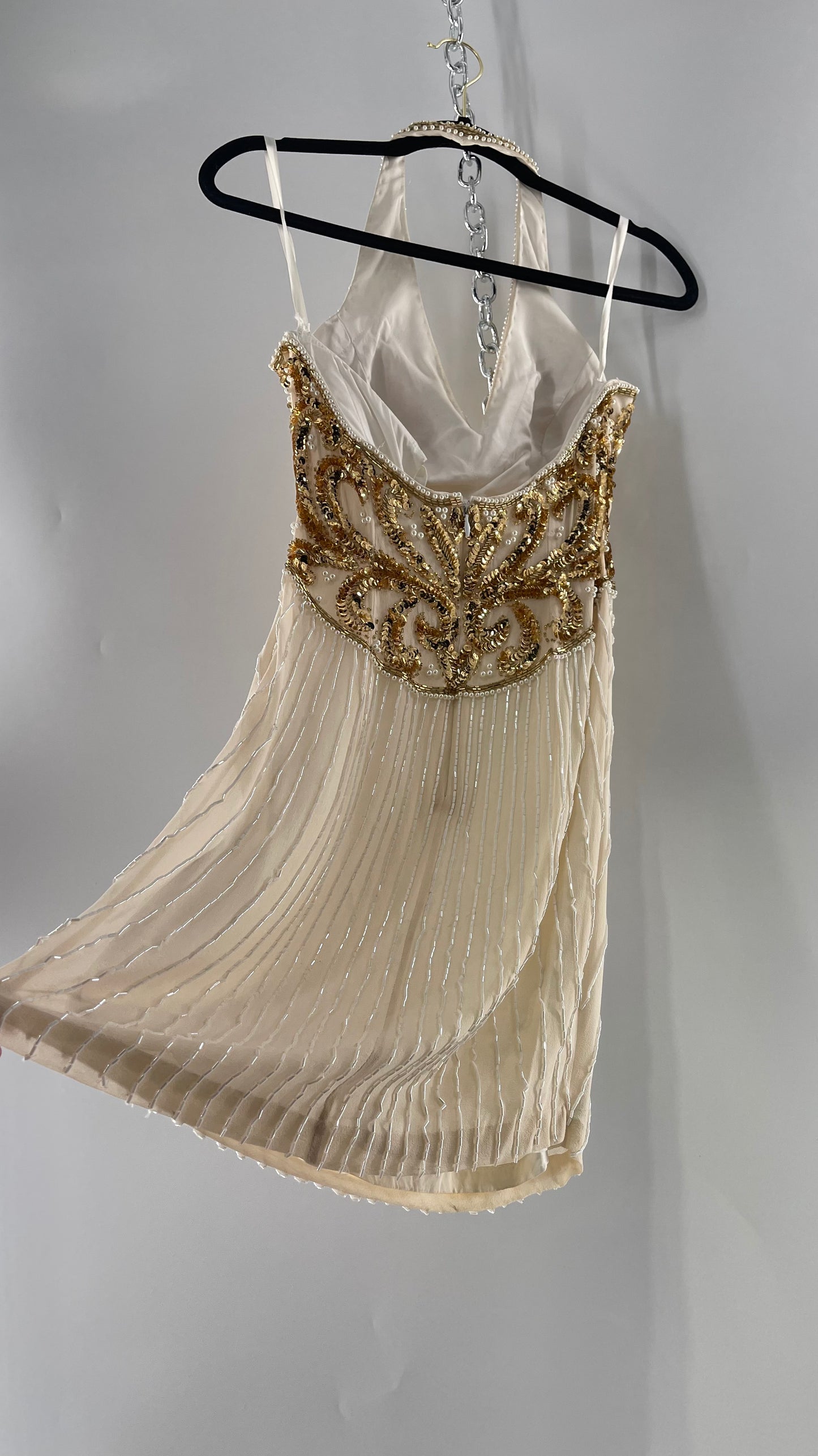 Cache Beaded Old Hollywood Glam White Beaded BodyCon Mini Dress with Halter Neckline and Bedazzled Gold Sequin Bust (4)