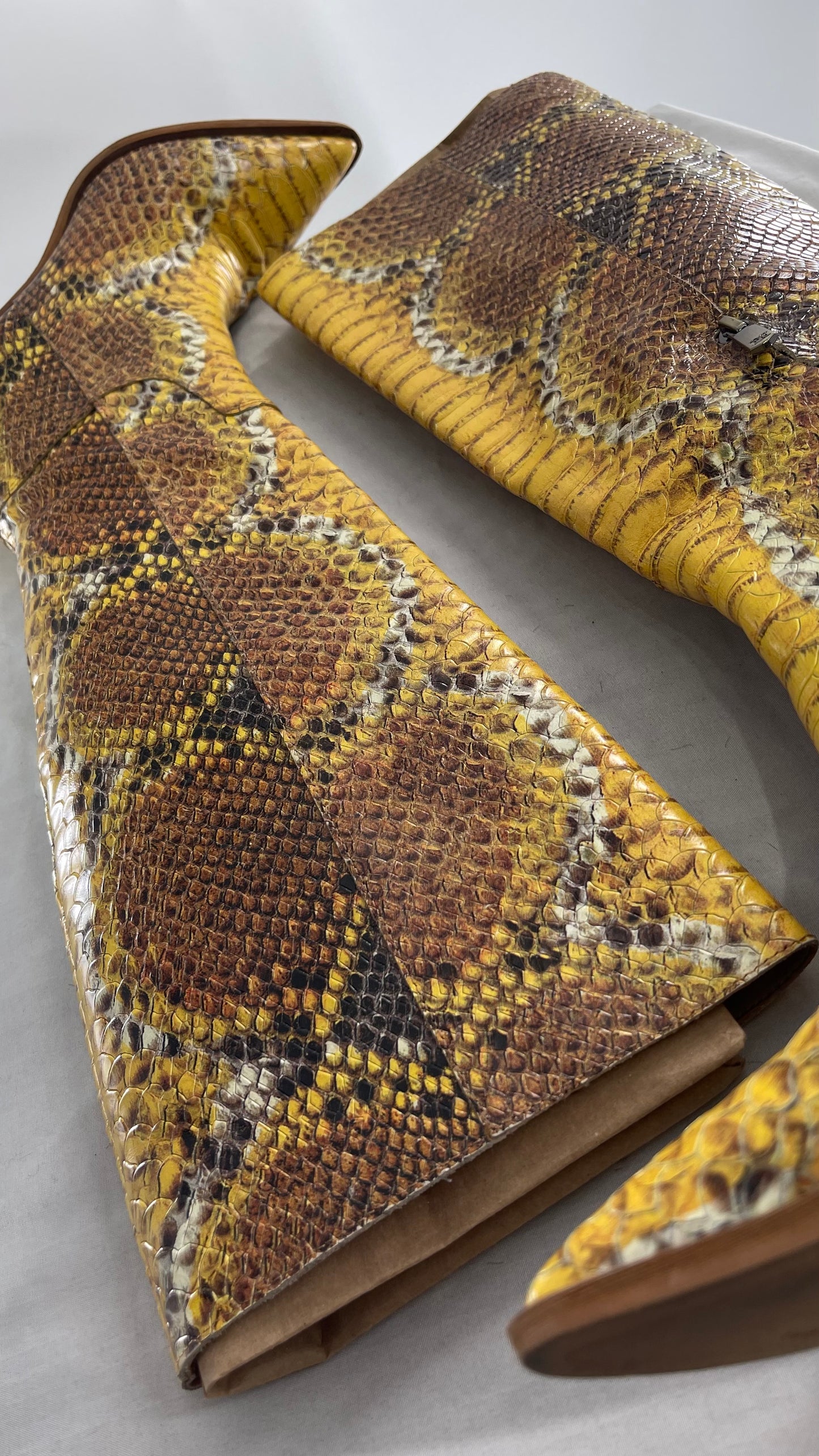 Sam Edelman Yellow Snakeskin Patterned Pointed Toe Knee High Boots (7)