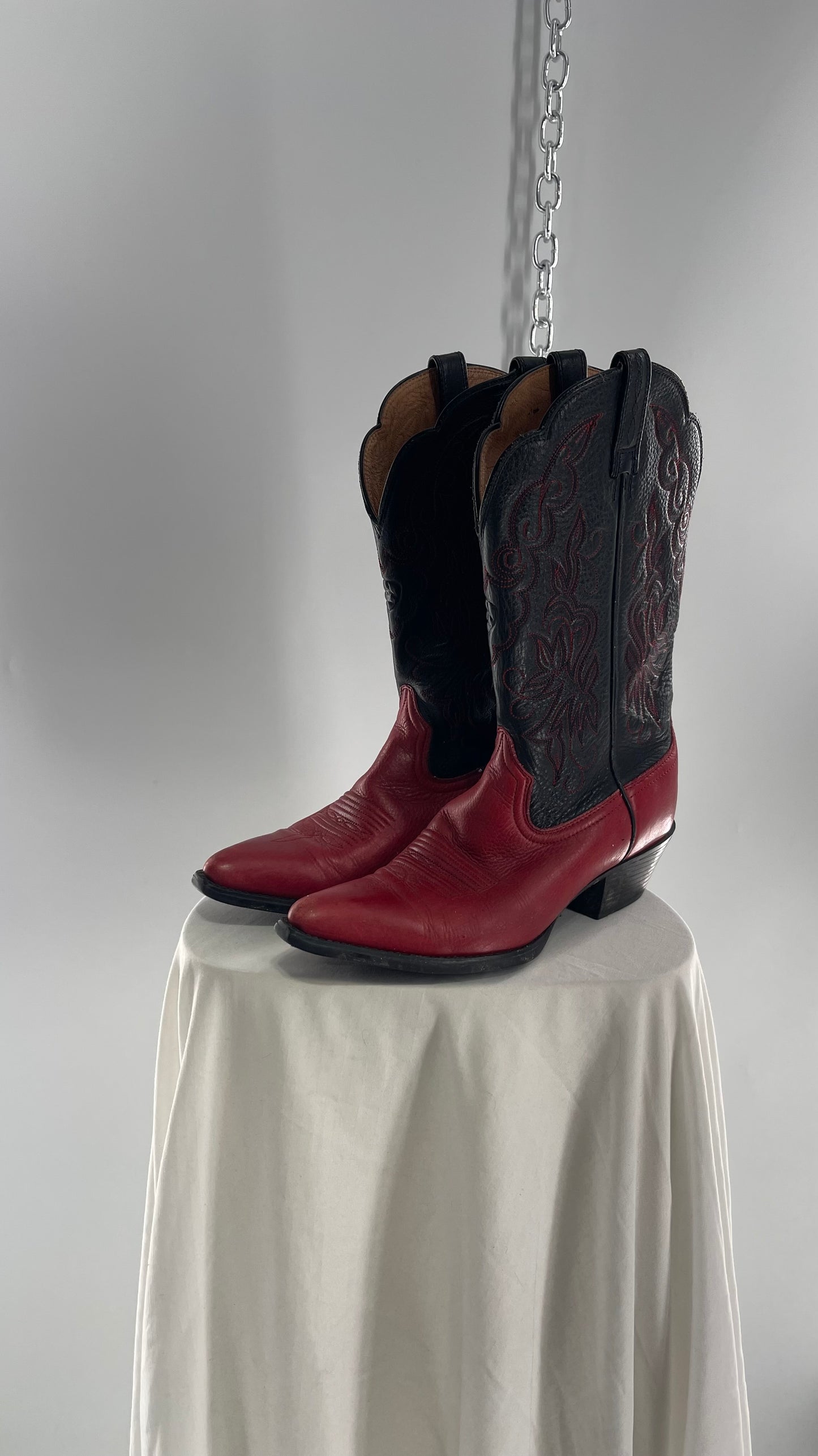 Vintage ARIAT Black and Red Embroidered Cowboy Boots (7.5)