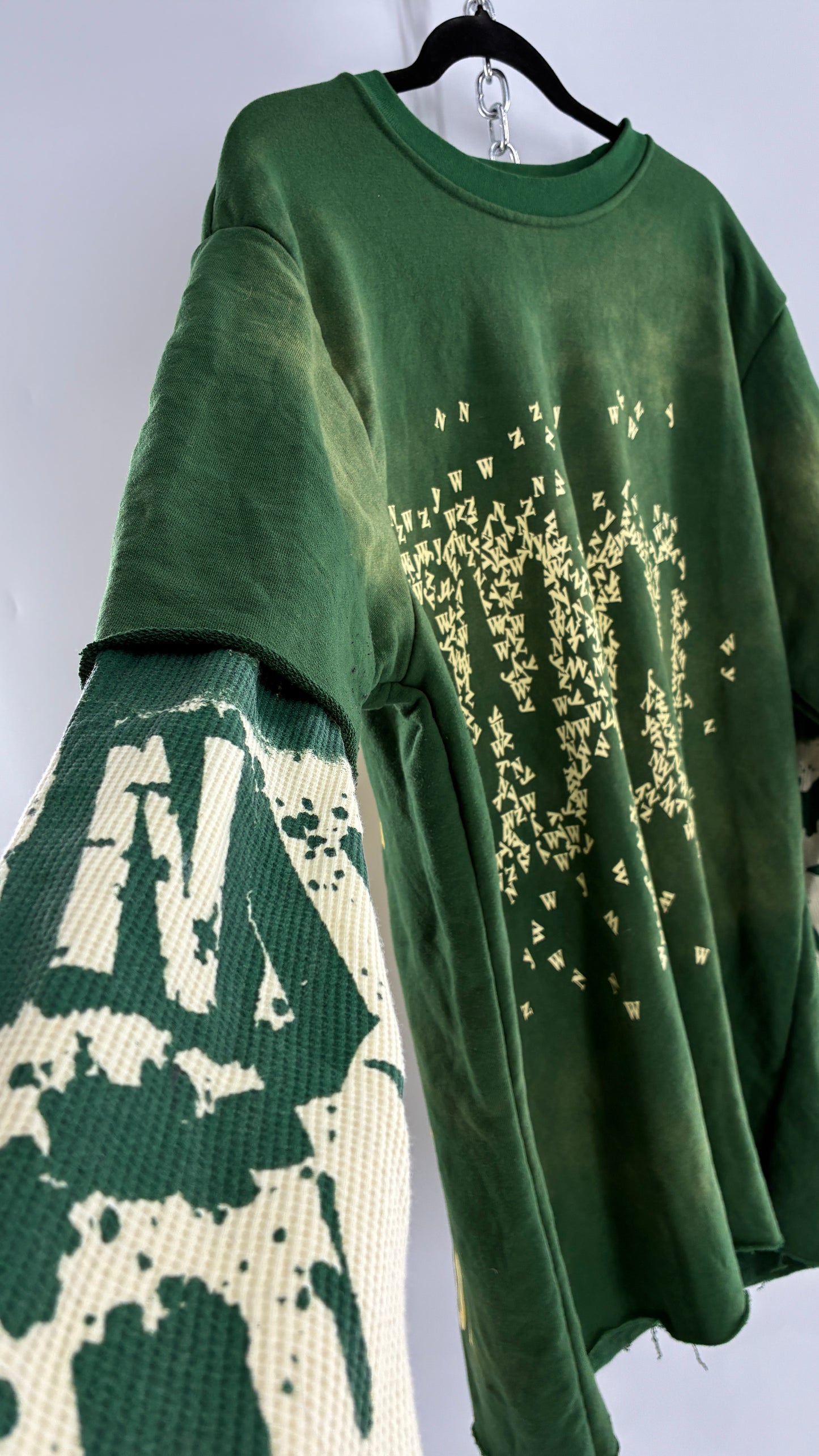 WYN Green Paint Splattered Henley/Baggy T Shirt Men’s Long Sleeve (XXXL)