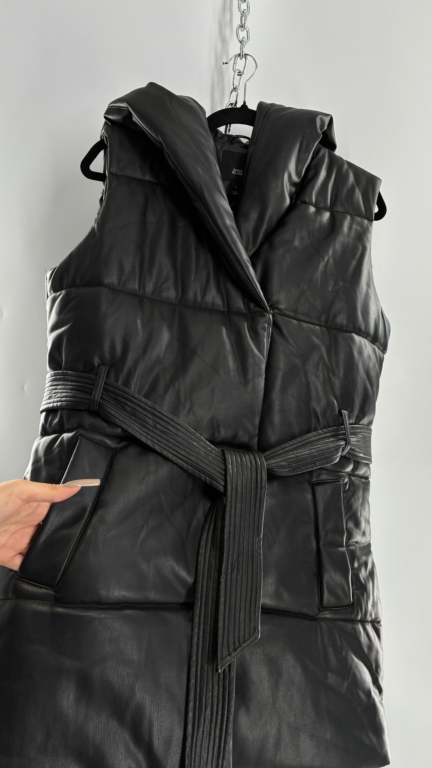 River Island Black Vegan Leather Puffer Style Sleeveless Vest (Small)