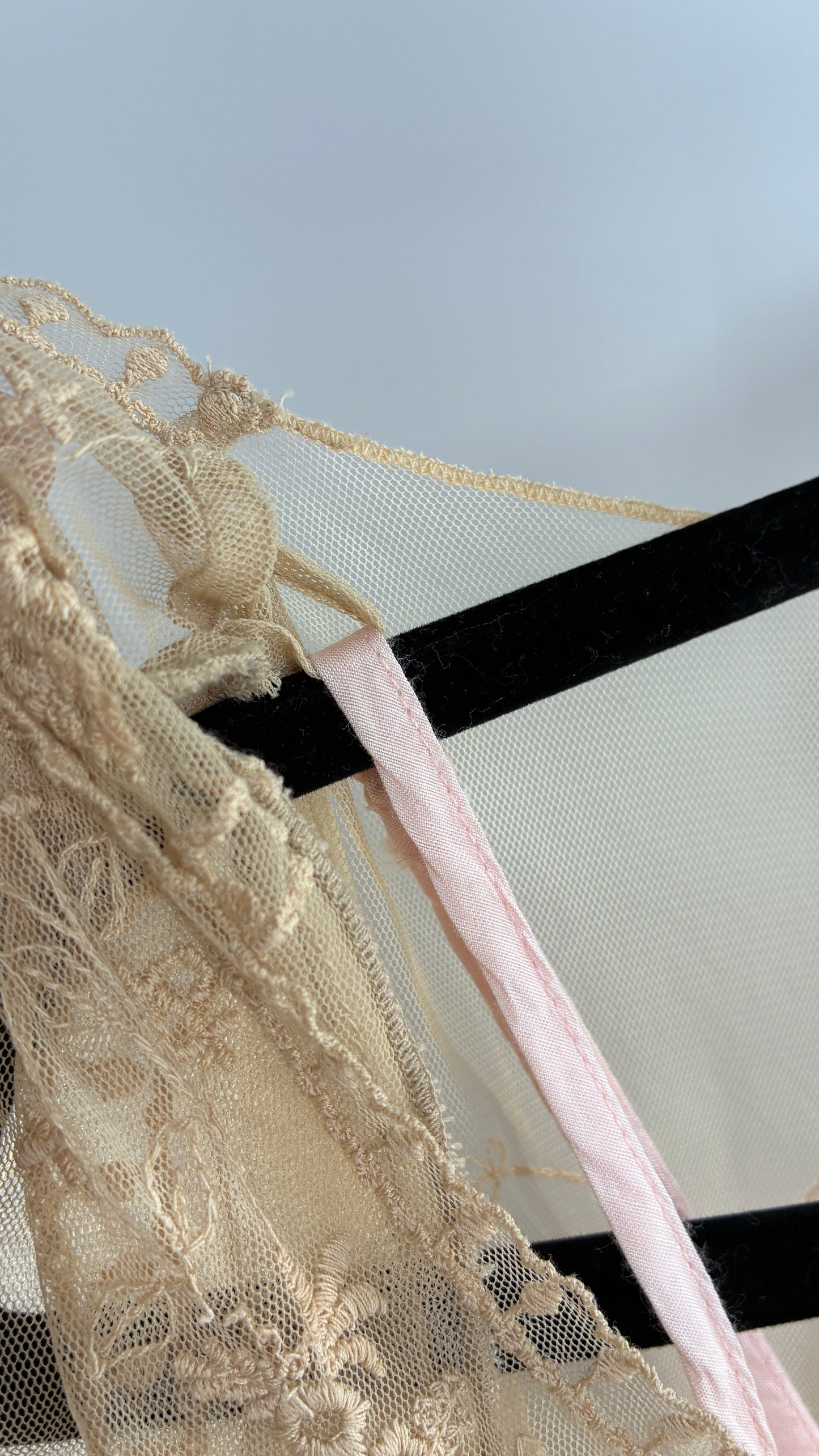 Vintage VIOLA Beige Sheer Mesh Blouse with Embroidered Details and Underbust Rosette (6)
