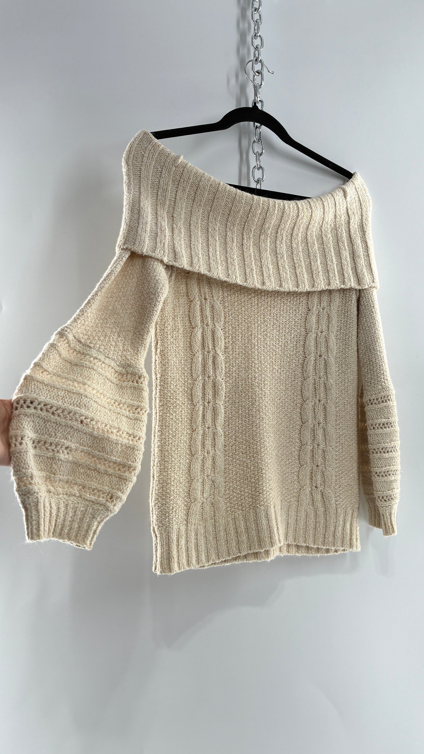 Sleeping on Snow Off the Shoulder Cable-knit Sweater (Small)