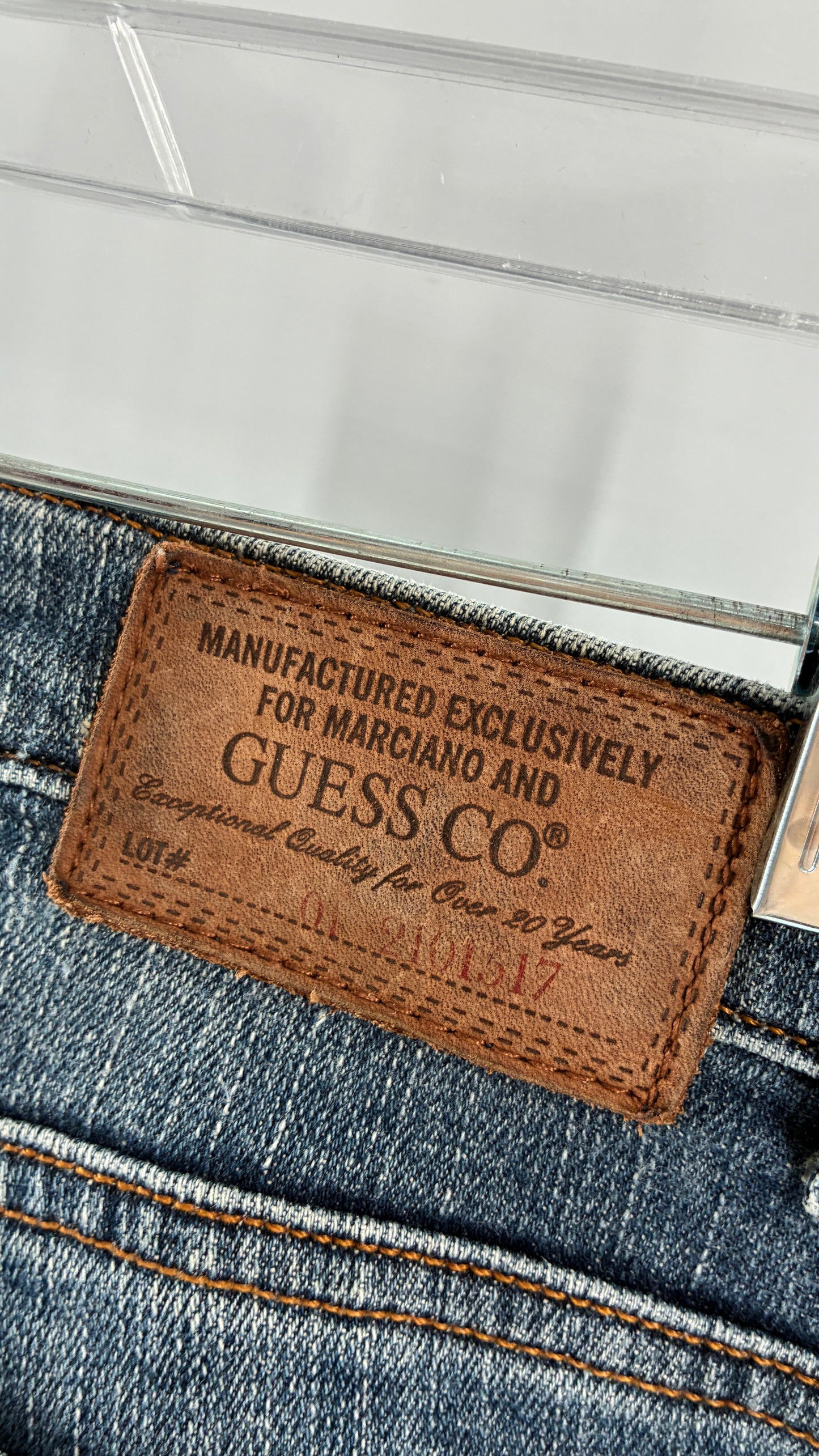 Vintage GUESS Light Wash Kick Flare Jeans (28)