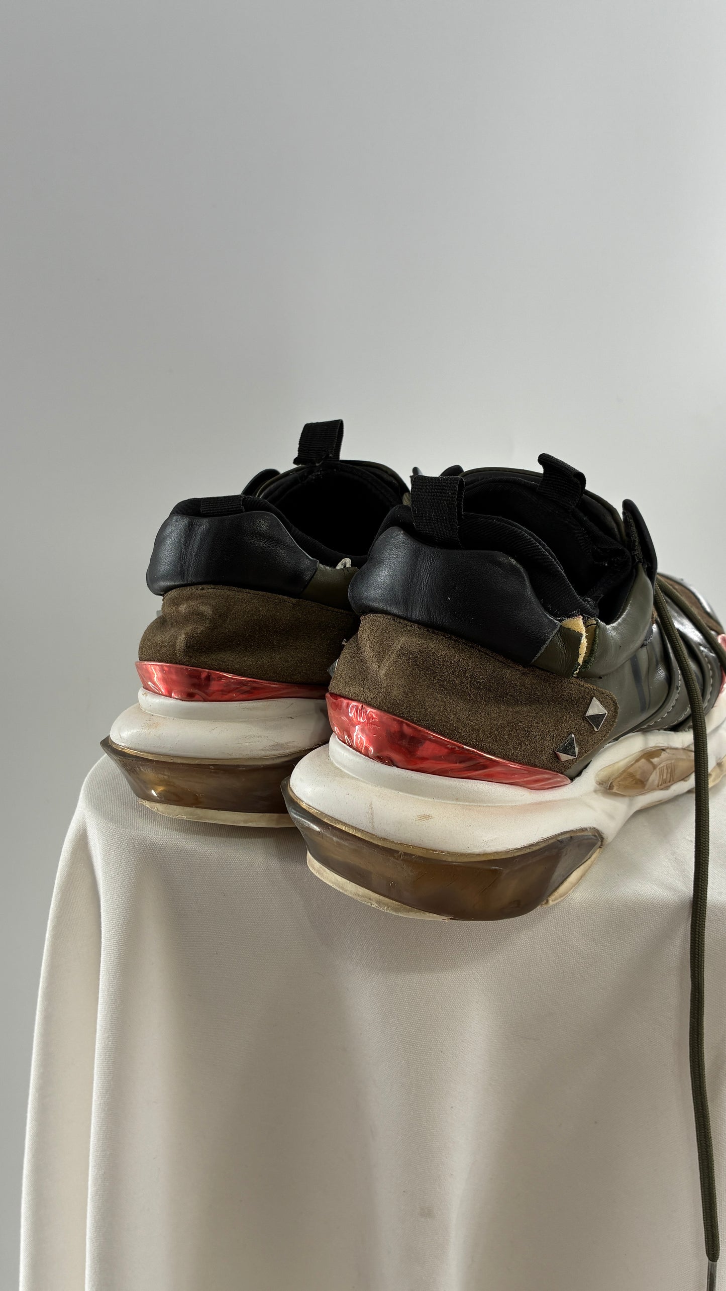 VALENTINO Garavani Distressed Bounce Sneakers (42)