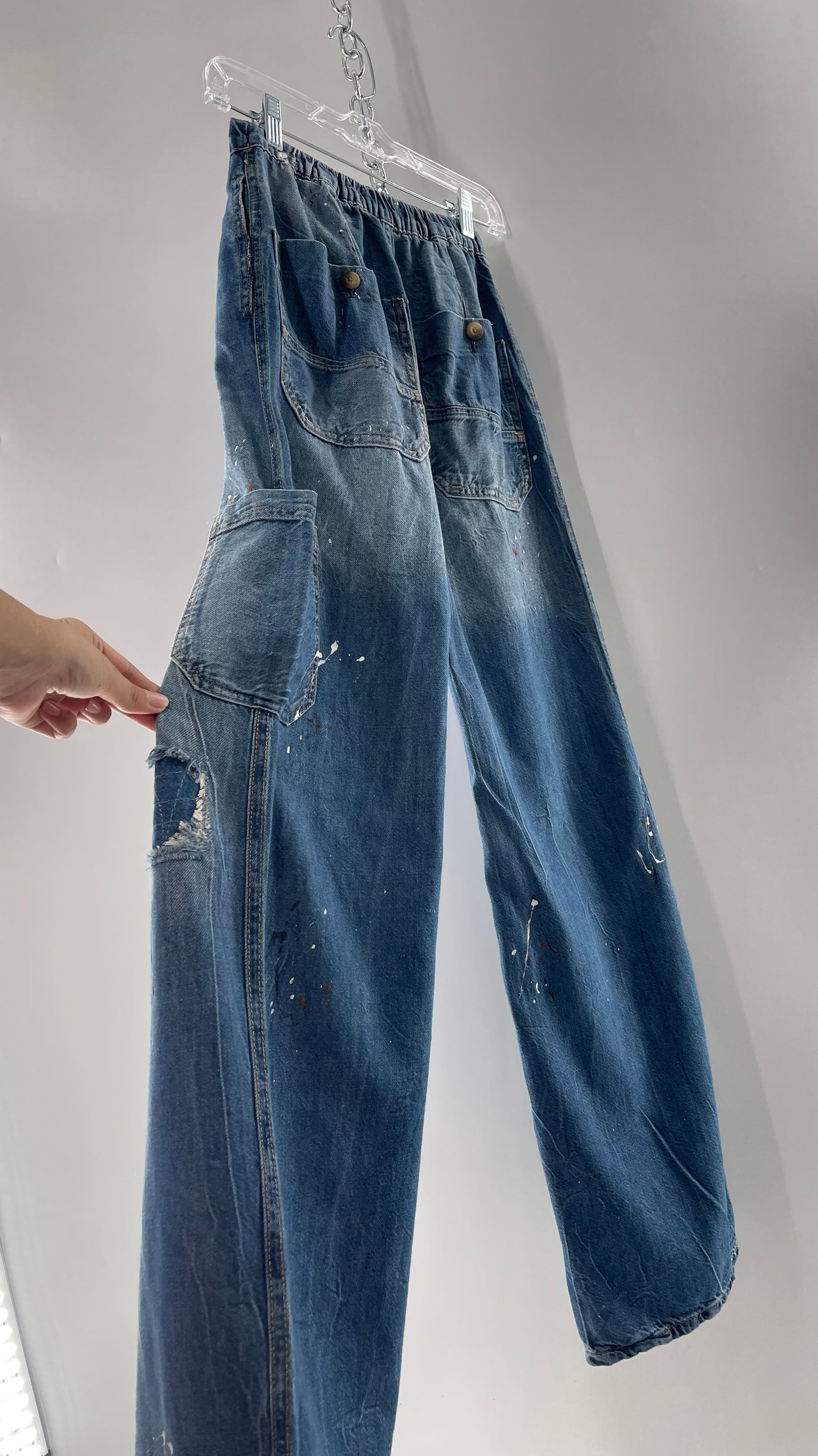 Free People Paint Splash Cargo/Carpenter Starving Artist Slouchy Medium Wash Jeans (24)