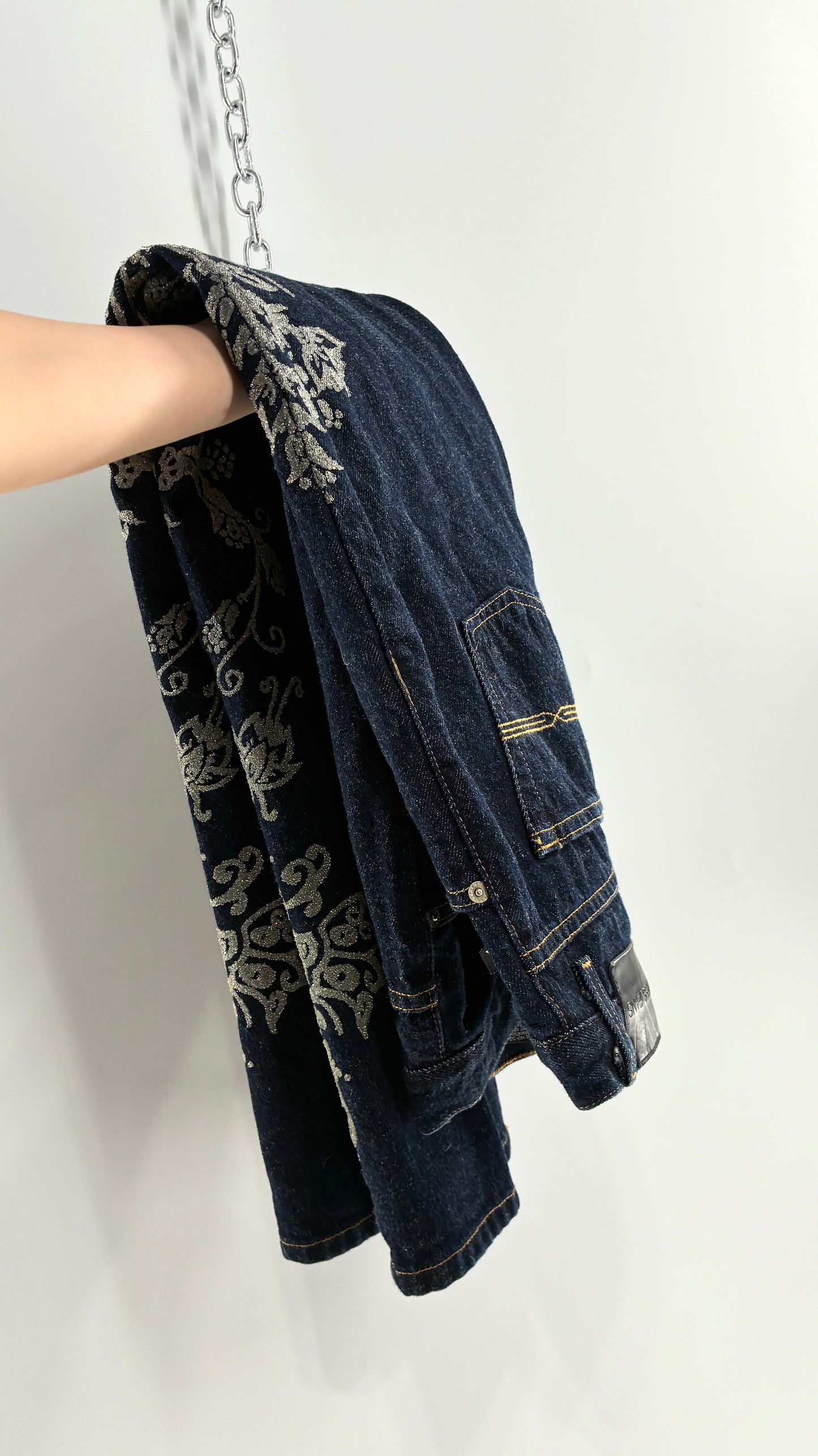 Vintage EXPRESS JEANS Dark Wash with Iridescent, Embellished, Textured Design Running Down Pant Leg (3/4)