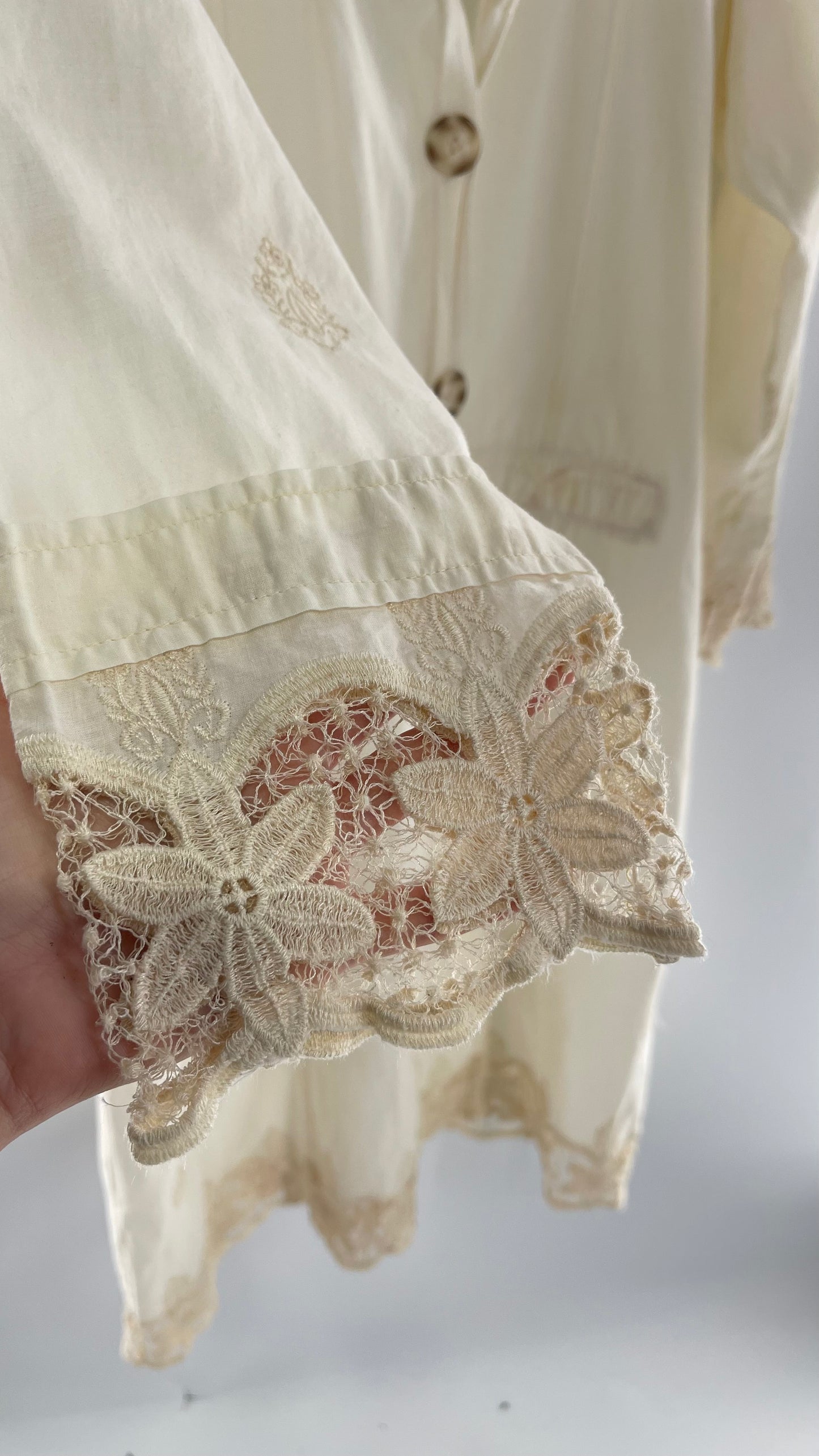 Vintage Embroidered Cotton Coat with Lace Cuffs (S/M)