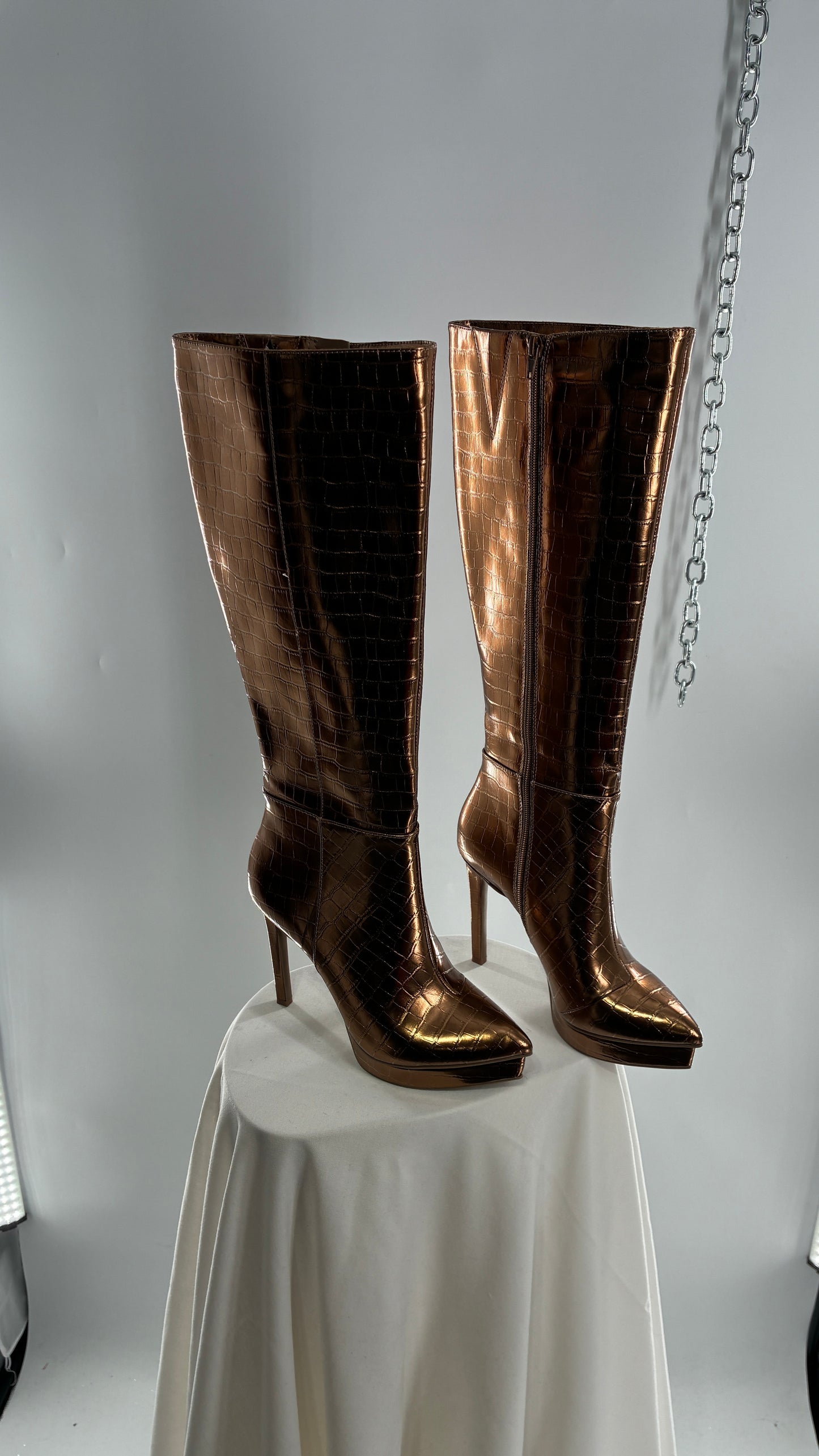 Vintage THALIA SODI Bronze Embossed Crocodile Texture Platform, Pointed Toe, Knee High Boots (6)