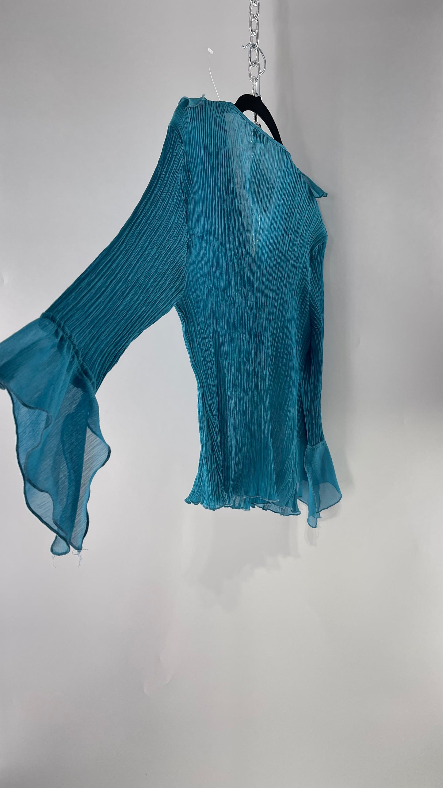 Vintage Jaipur Blue Crimped Blouse with Sheer Handkerchief Cuffs and Ruffled Neckline (Medium)