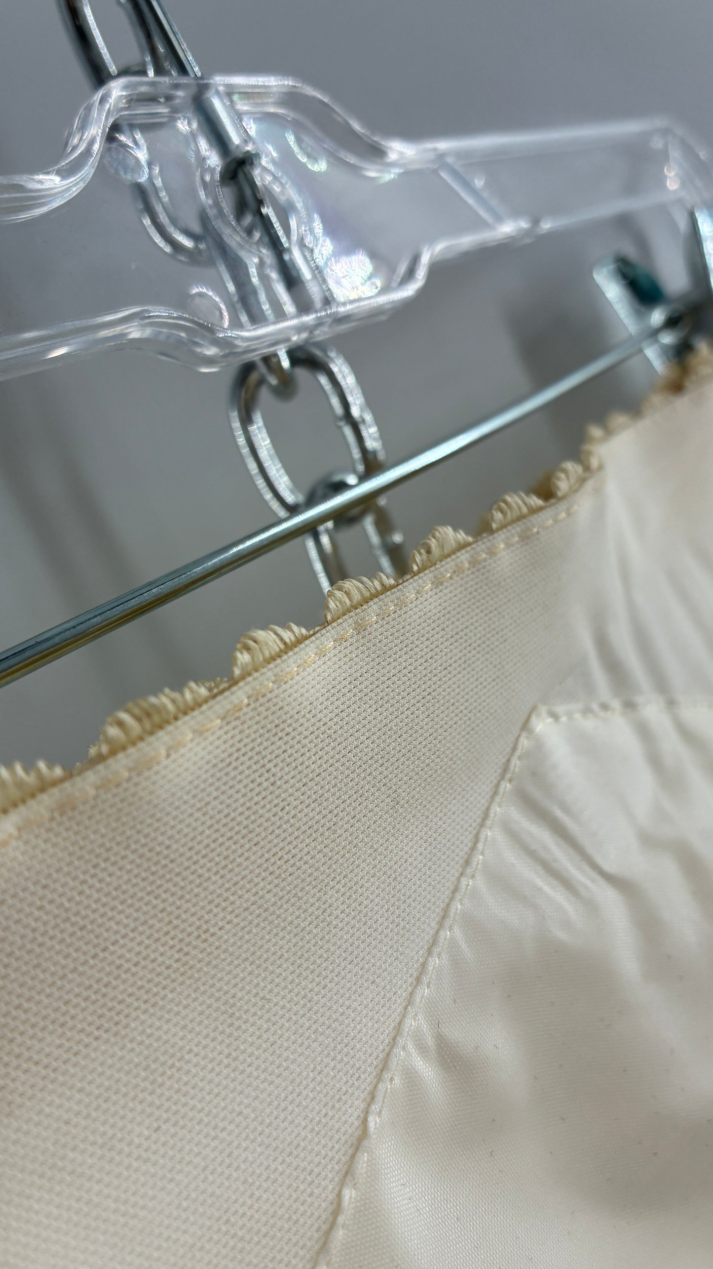 Vintage 1960s Off White Crinoline Style Skirt with Layers of Tulle (Small)