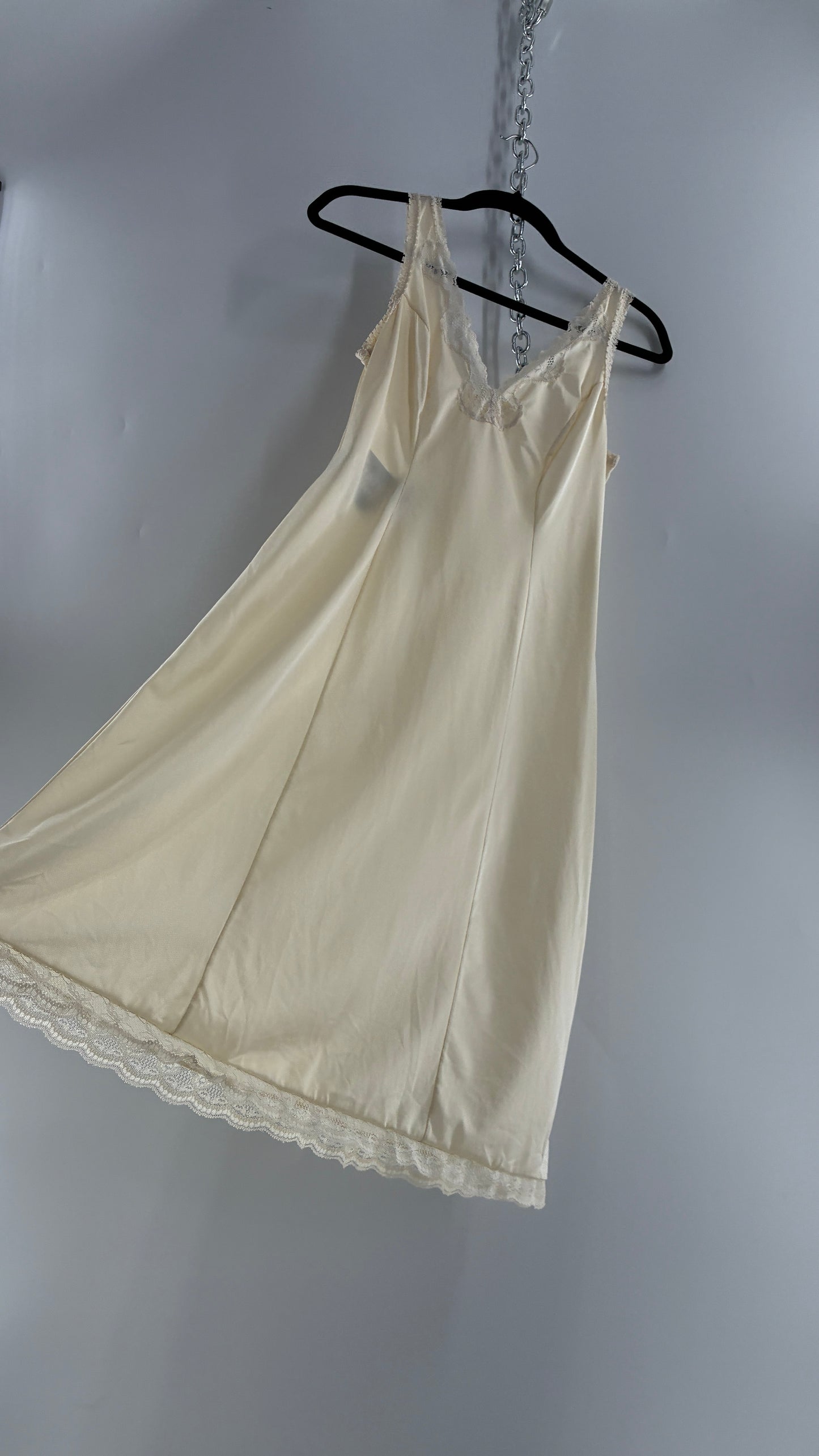 Vintage 1960s JENELLE of CALIFORNIA Slip Lace Trimmed Dress (Small)