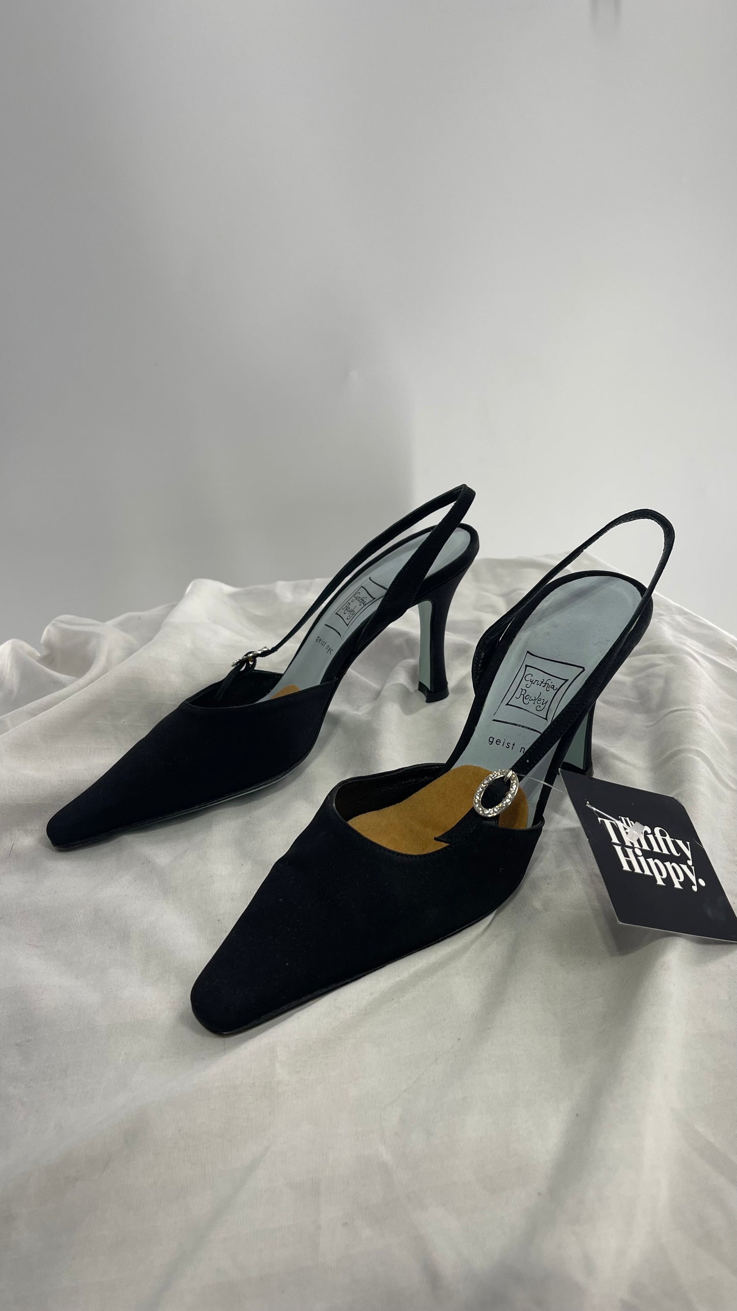 Vintage Cynthia Rowley Slingback Black Pointed Toe Kitten Heels with Rhinestone Beret (6)