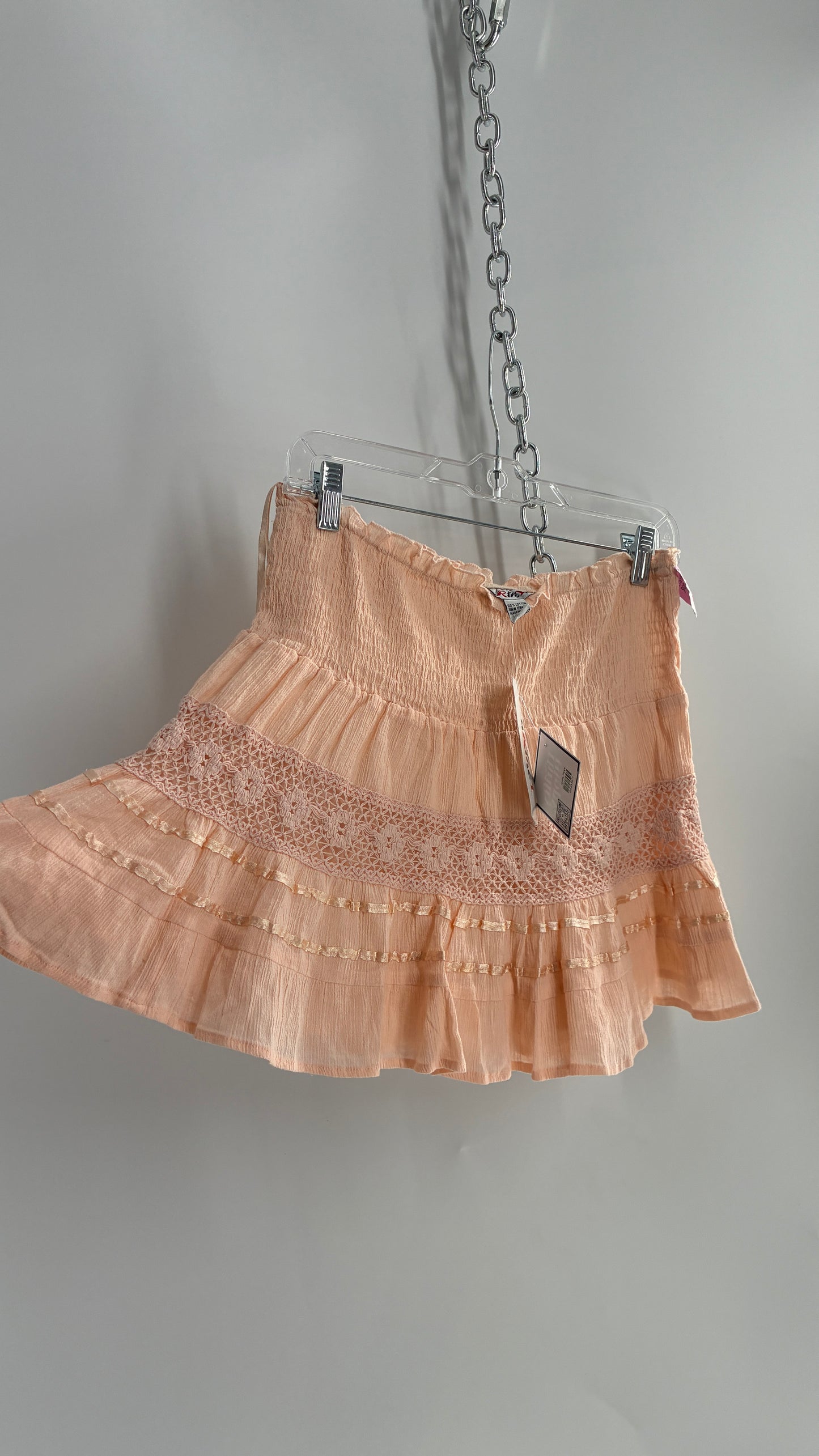Deadstock Vintage URthe1 Pink Satin Ribbon and Crochet Lace Mini Skirt (Large)