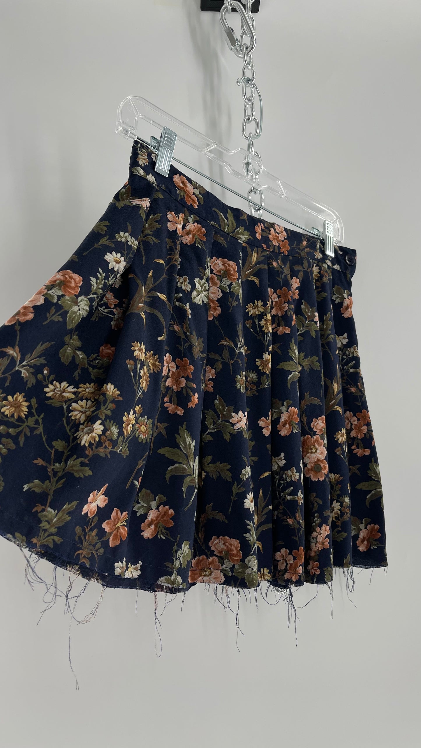 Urban Outfitters Upcycled Renewal Vintage Floral Distressed Pleated Mini Skirt (S)