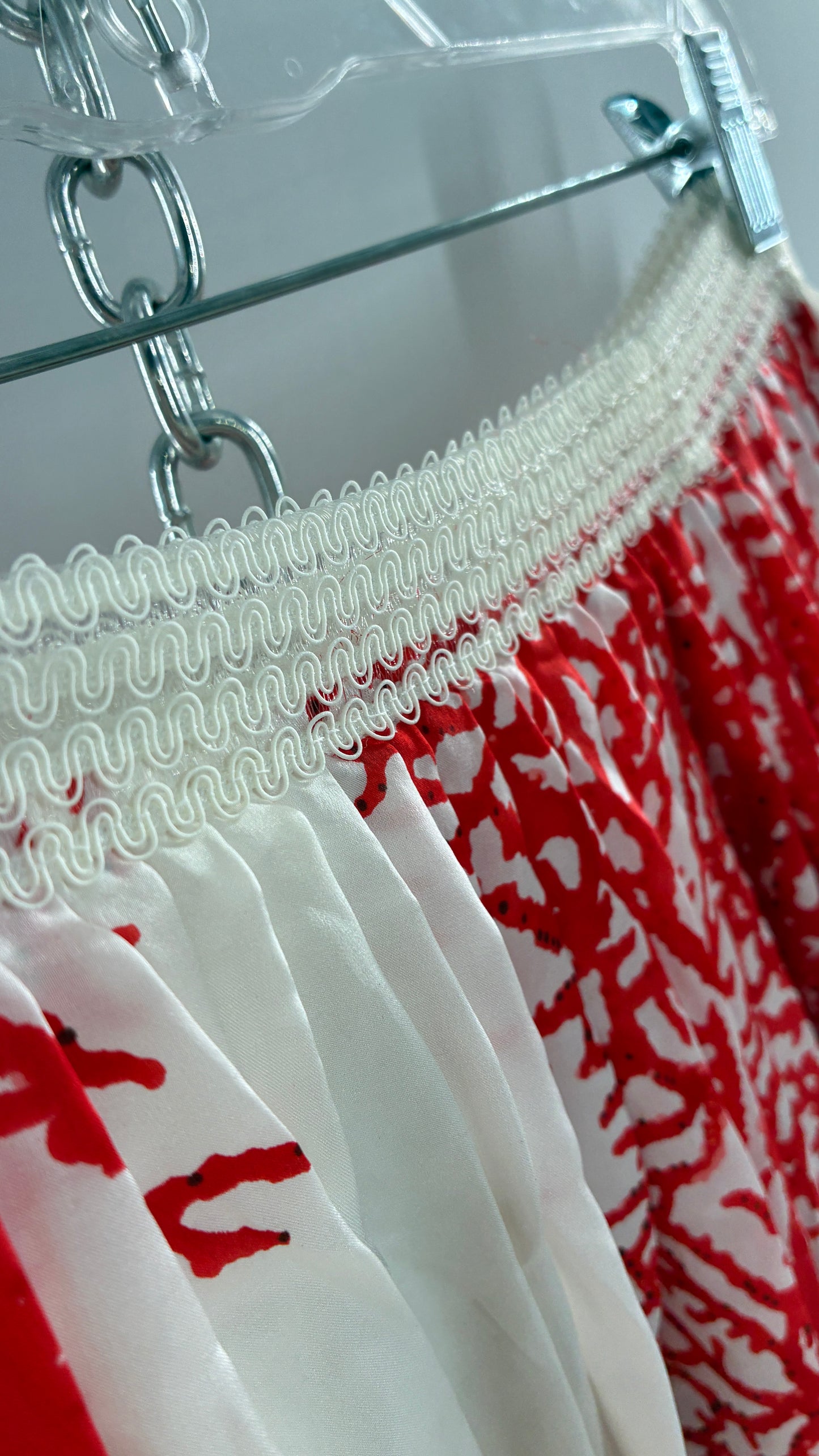 Handmade Vintage Full Length Voluminous Silky Skirt with Red Design (Large)