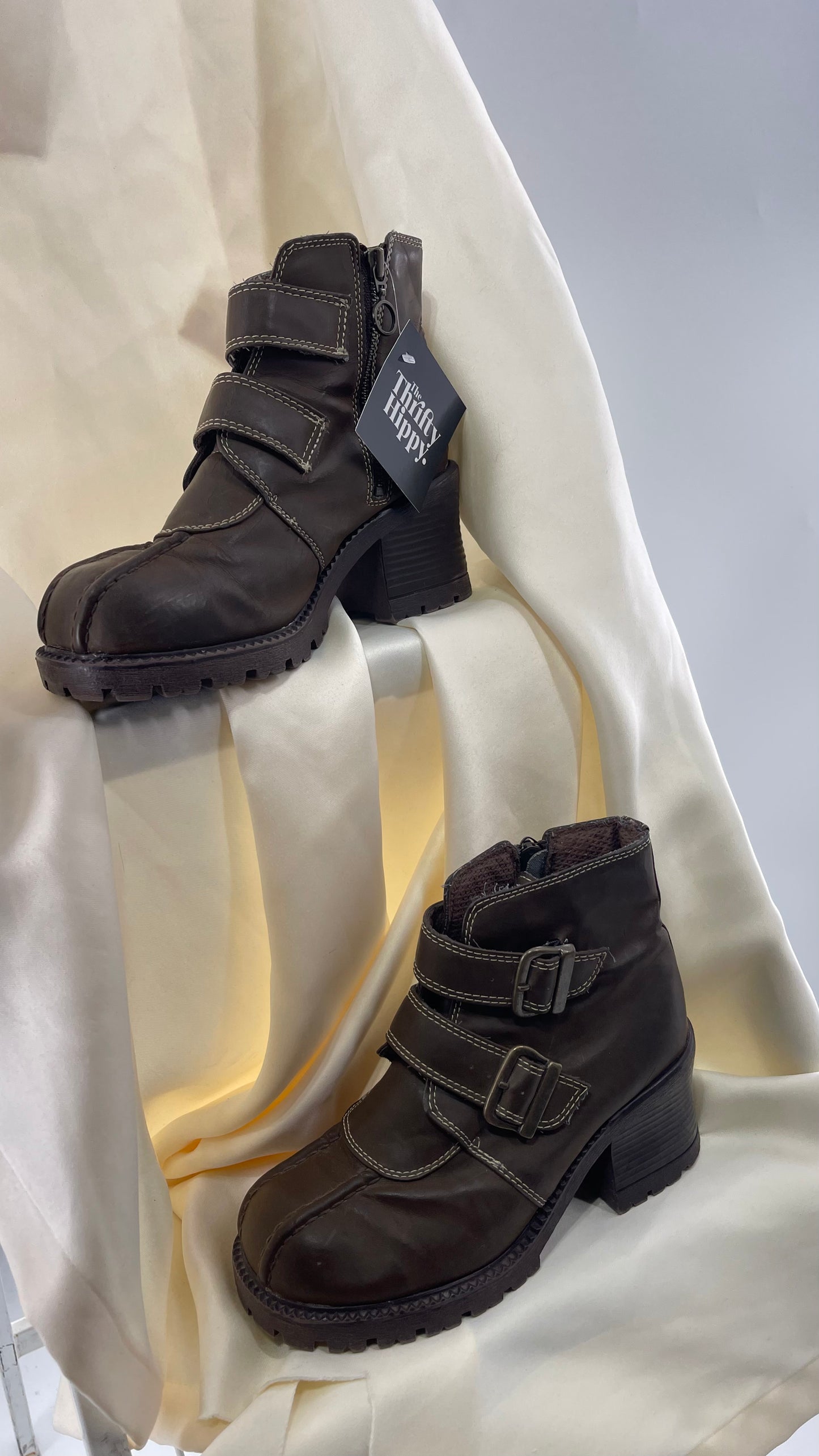 Vintage No Boundaries Brown Chunky Heel Platform Cross Front Buckle Boots (7)