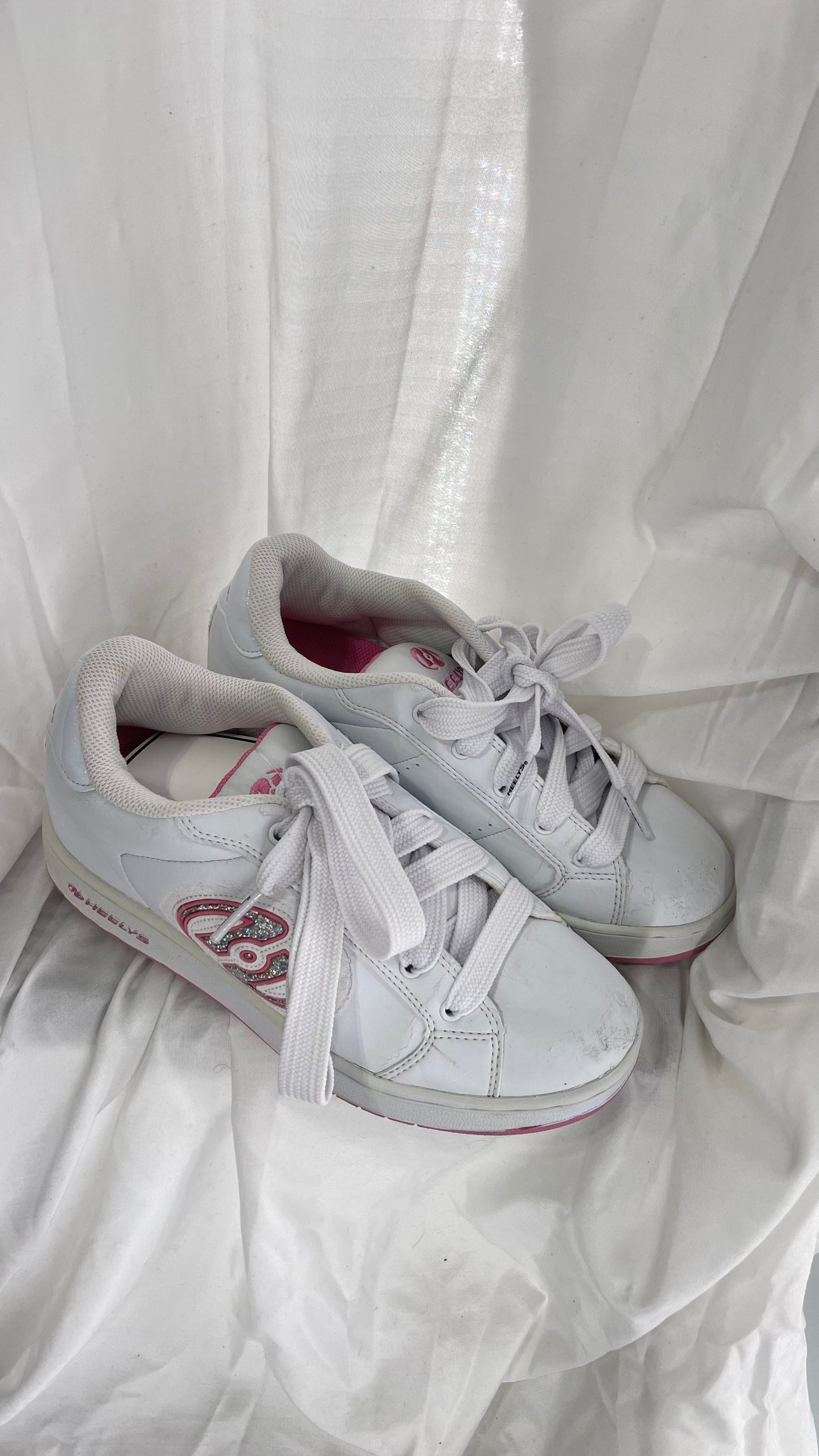 Vintage Scuffed Up White Pink Glitter Heelys (7)