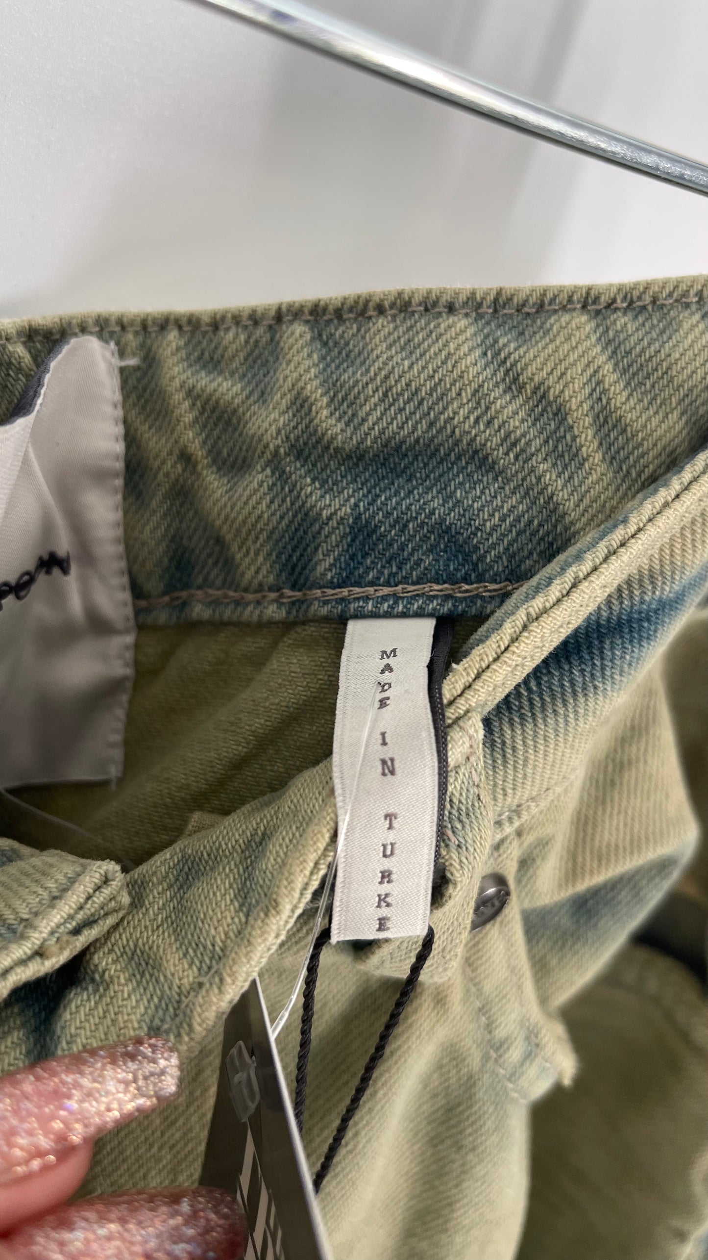 One Teaspoon Distressed Baggy/Bandit Relaxed Jean with Green Hue/Wash (Khaki Haze) (25)