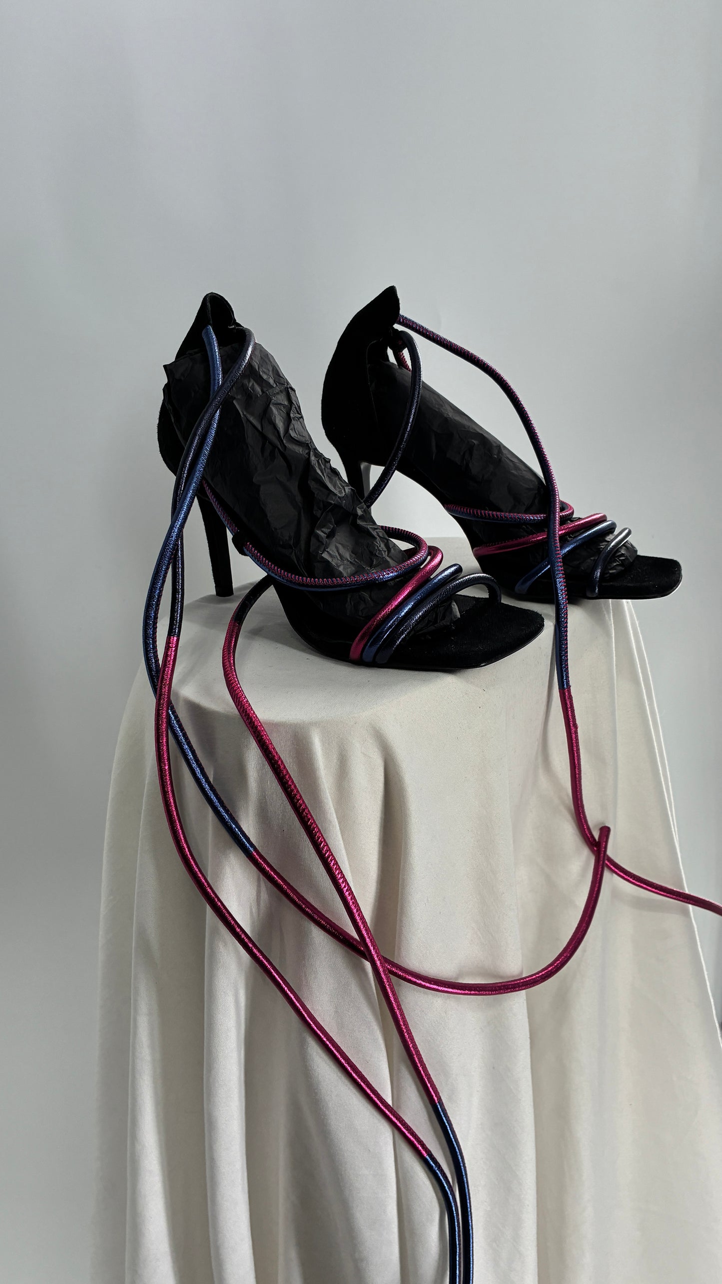 Free People Square Toe, Wrap Around Gladiator Style Metallic Fuchsia Heel (38)