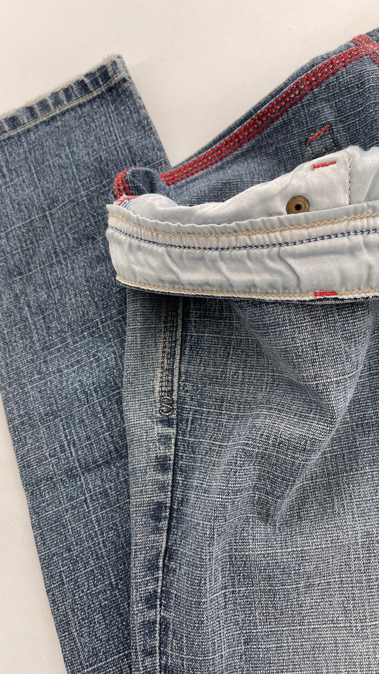 Vintage Smart AS JEANS Light Wash with Silver Metallic Female Posing Silhouette and Paulina Field Embroidery (28)