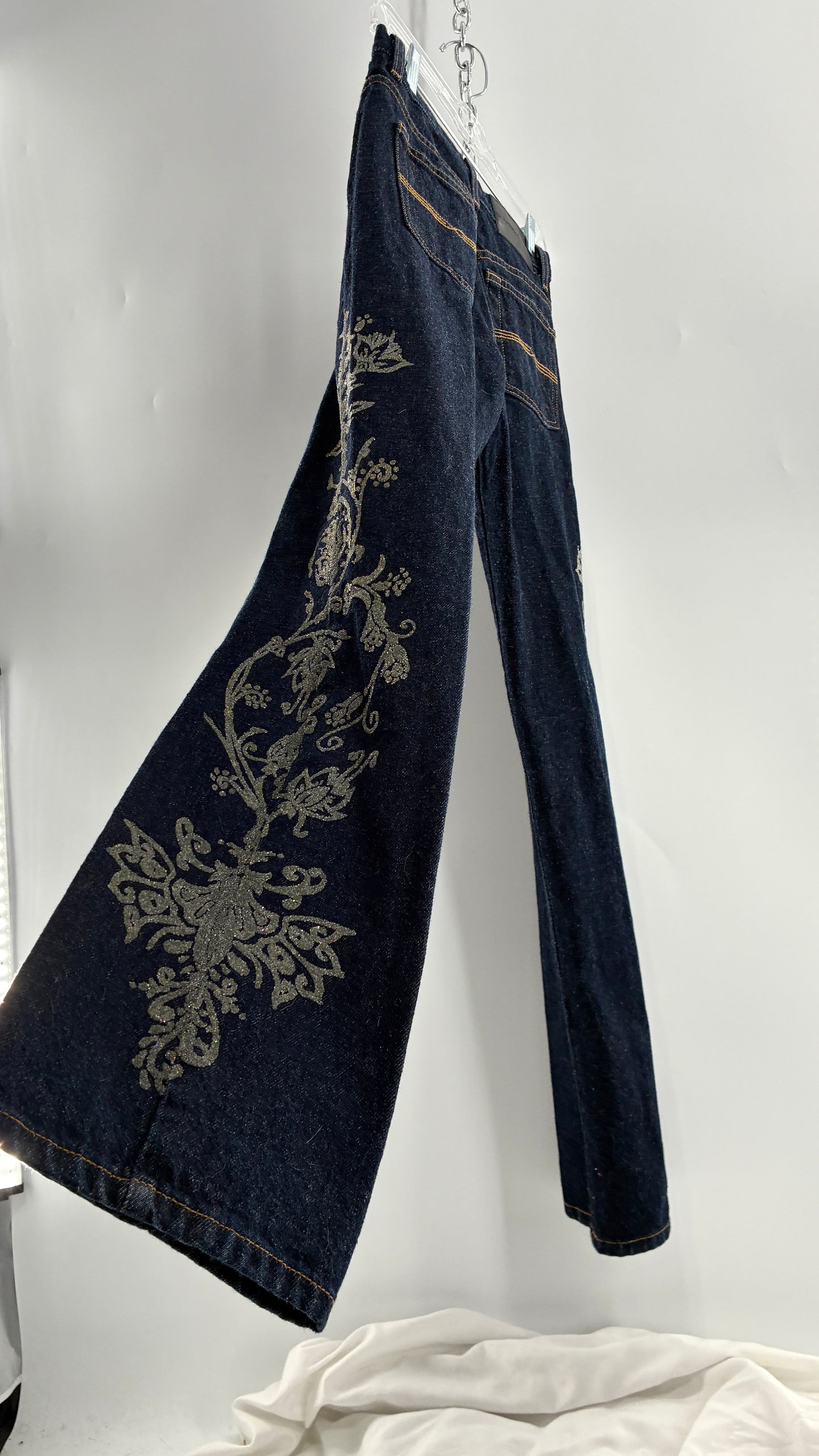 Vintage EXPRESS JEANS Dark Wash with Iridescent, Embellished, Textured Design Running Down Pant Leg (3/4)