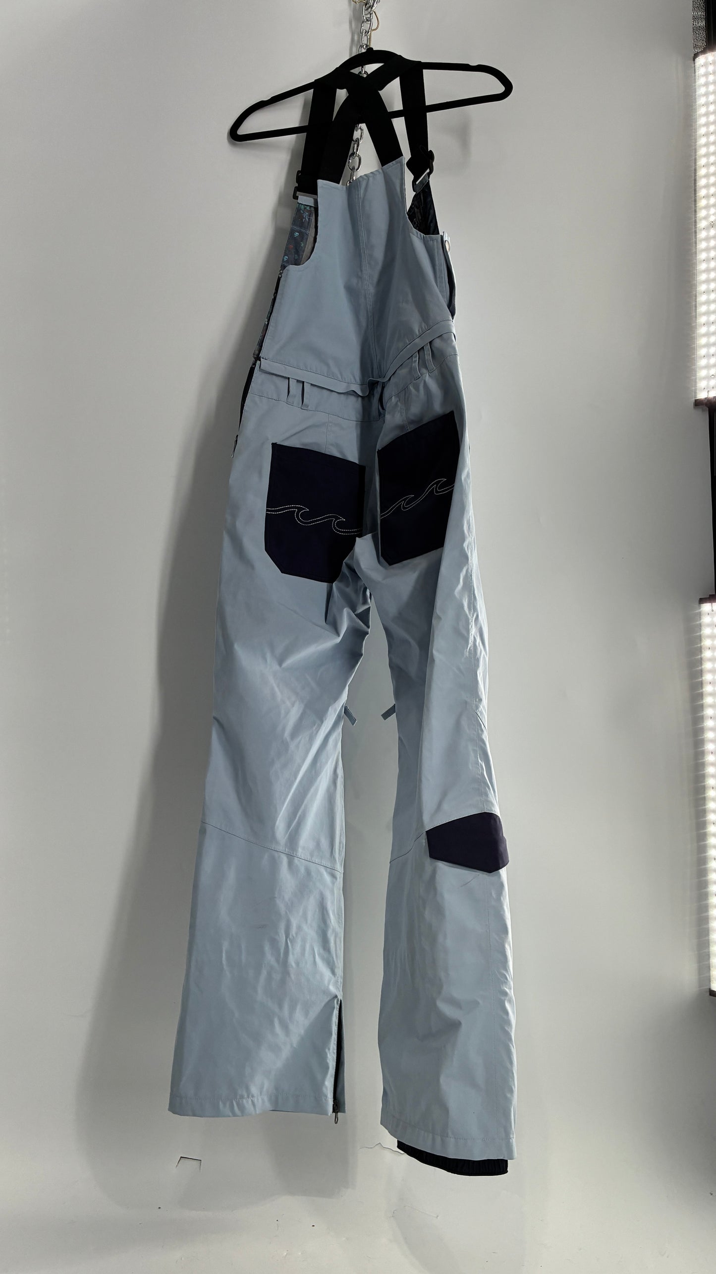 BILLABONG Light Blue Snowboarding Jumpsuit with Detachable Overalls (Small)
