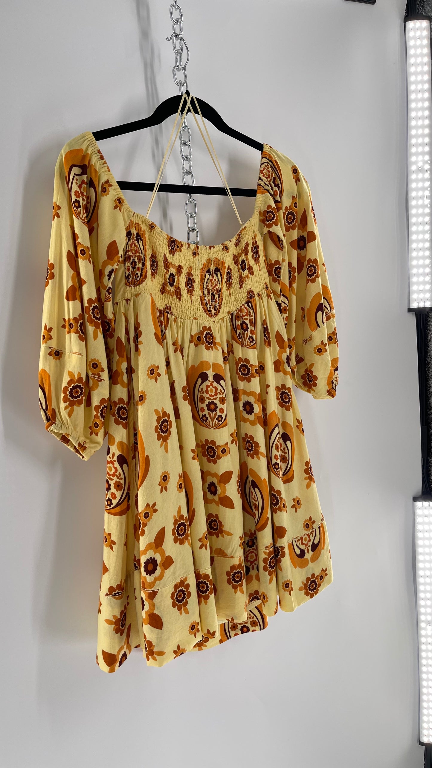 Urban Outfitters 1970s Puff Sleeve Retro Printed Babydoll Mini (Small)