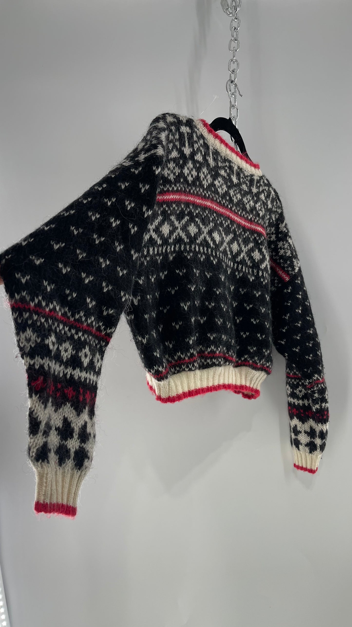1980s Vintage Wool Black/White/Red Cropped Sweater (Medium)